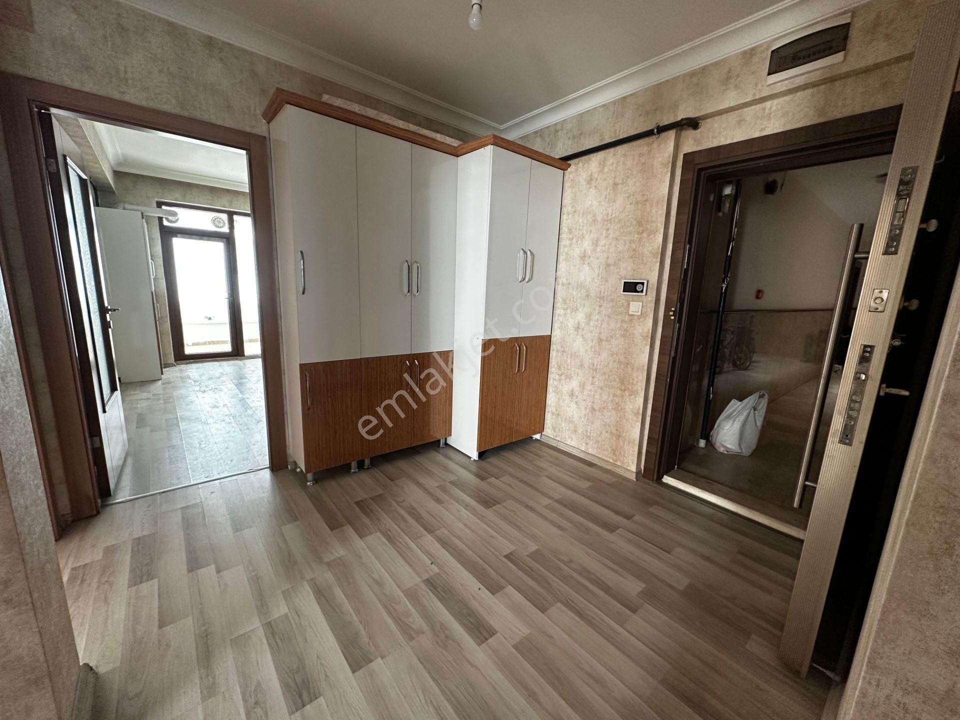 Kanunide Yeni Binada Ful Yapılı Ara Katta Kiralık 3+1 Daire - Görsel 18