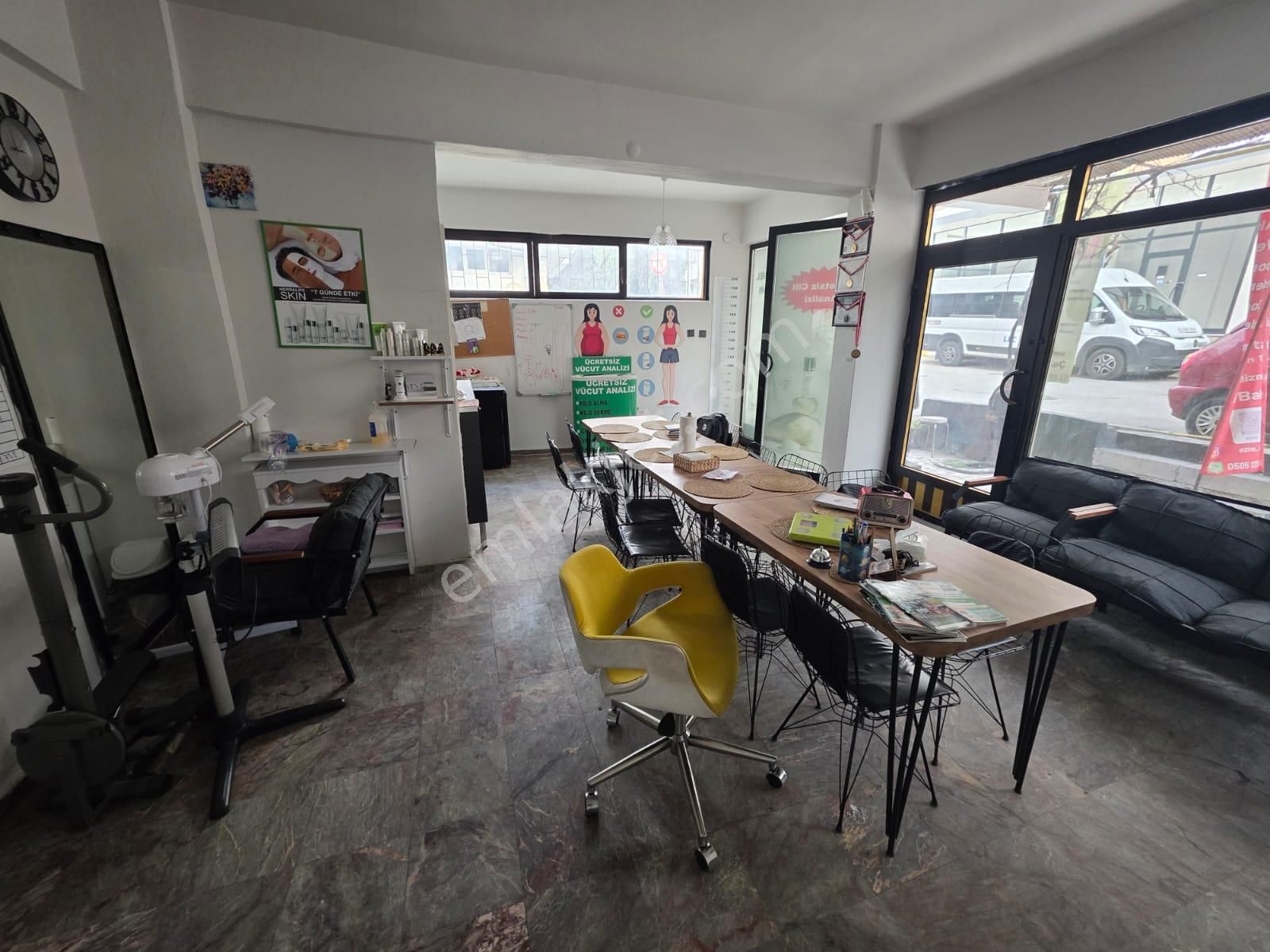 Kiralık Dükkan Pendik Esenyalı Mahallesi - Görsel 5
