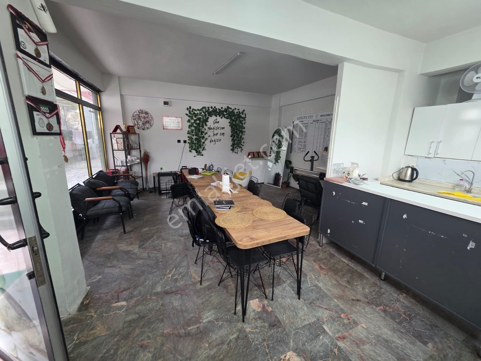 Kiralık Dükkan Pendik Esenyalı Mahallesi - Görsel 13