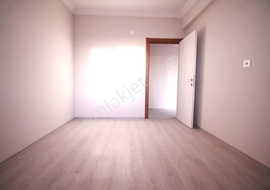 Çobançeşme Abdullah Öğücü Okulu Yakınında 135m2 3+1 İskanl Daire - Görsel 13