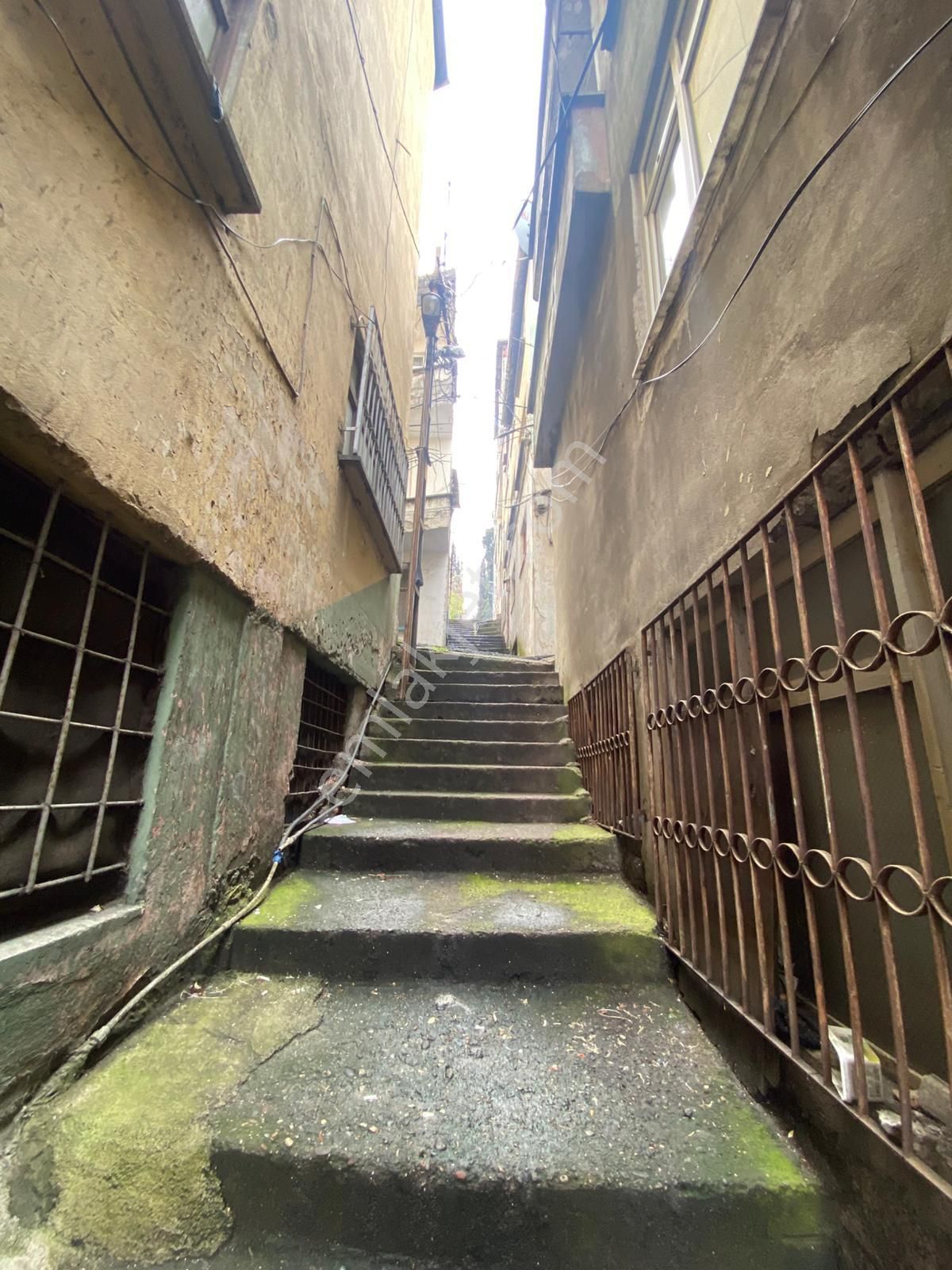 Trabzon'da Kiralık 2+1 Eşyalı Daire - Görsel 11