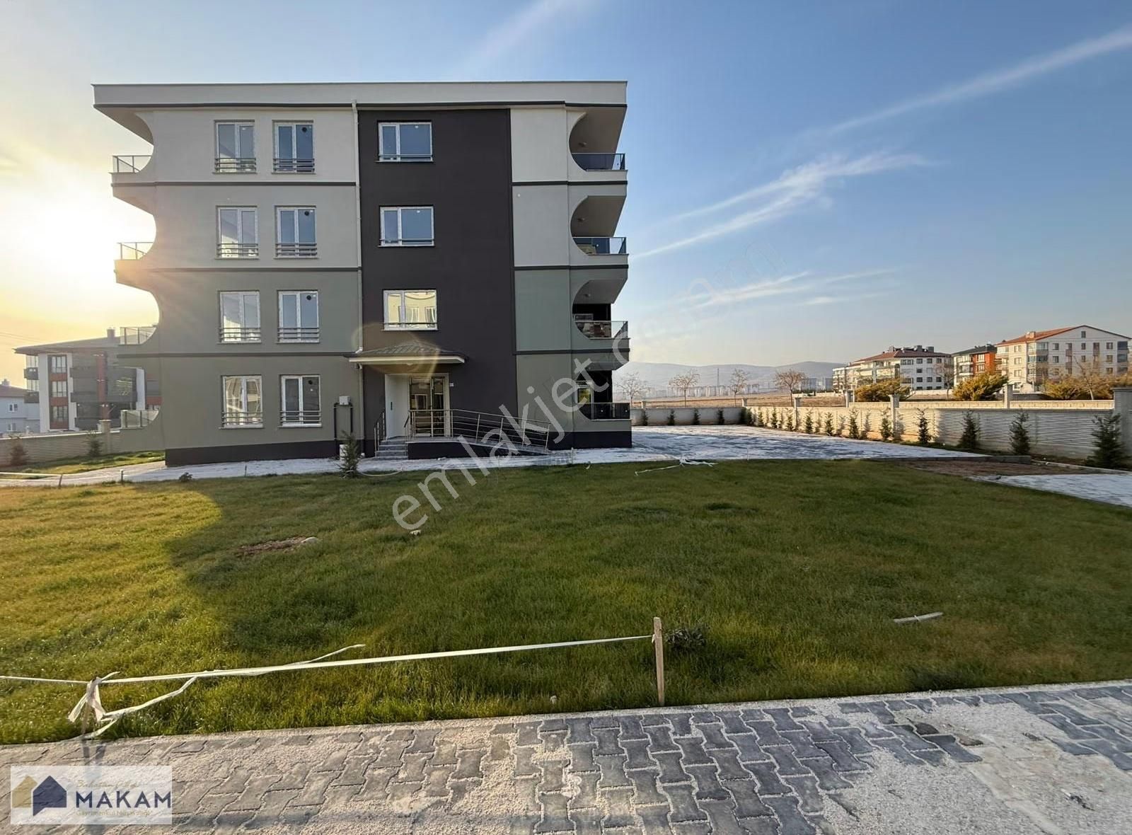 Beyhekim Mah. Şafak Cad. Yakını Kiralık 1+1 Daire