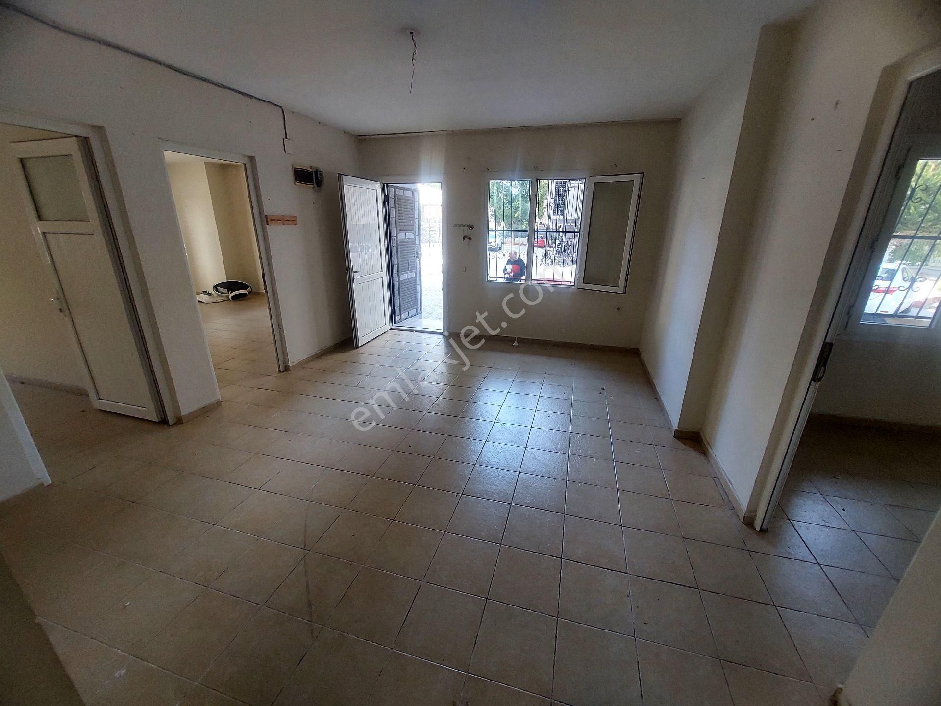 Mavi Bulvar Üzeri Geniş 2+1 Kapıcı Dairesi