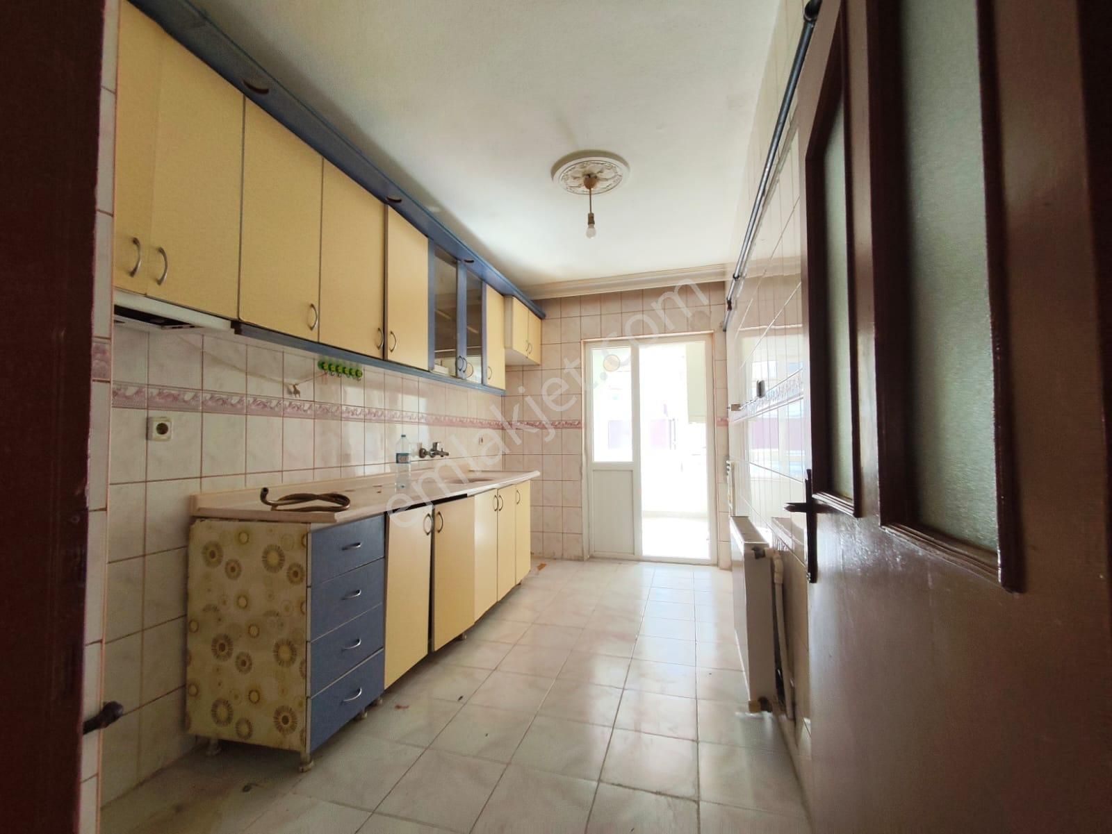 Yılmaz Gayrimenkul 3+1 Ön Cephe Kıralık Yapılı Masrafsız Okul Yanı