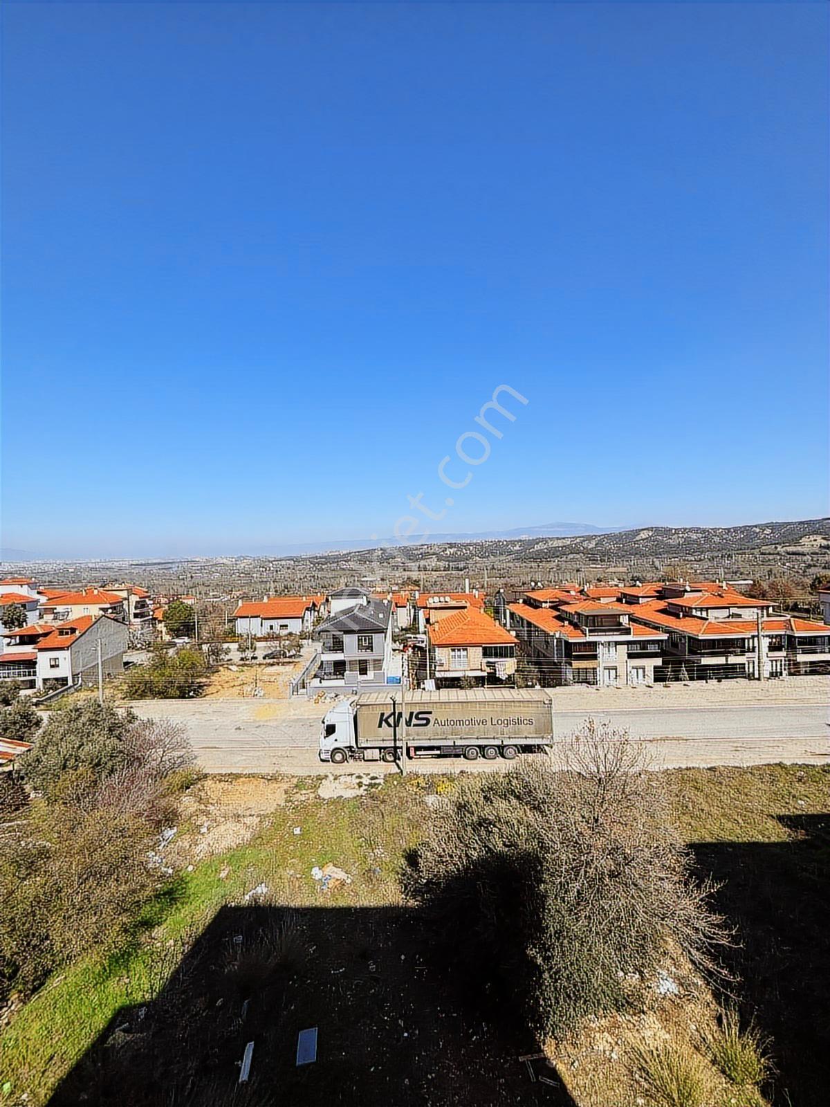 Kaan Emlaktan Zümrüt Mahallesinde Lüx Arakat Geniş Kiralık Daire - Görsel 24