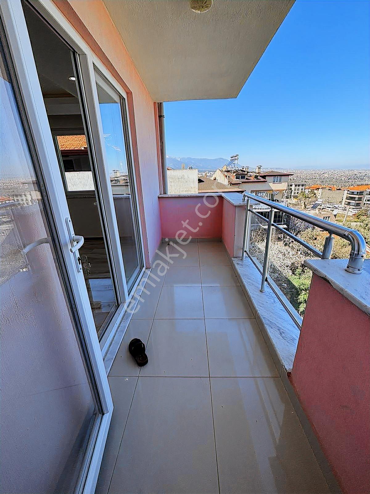 Kaan Emlaktan Zümrüt Mahallesinde Lüx Arakat Geniş Kiralık Daire - Görsel 2