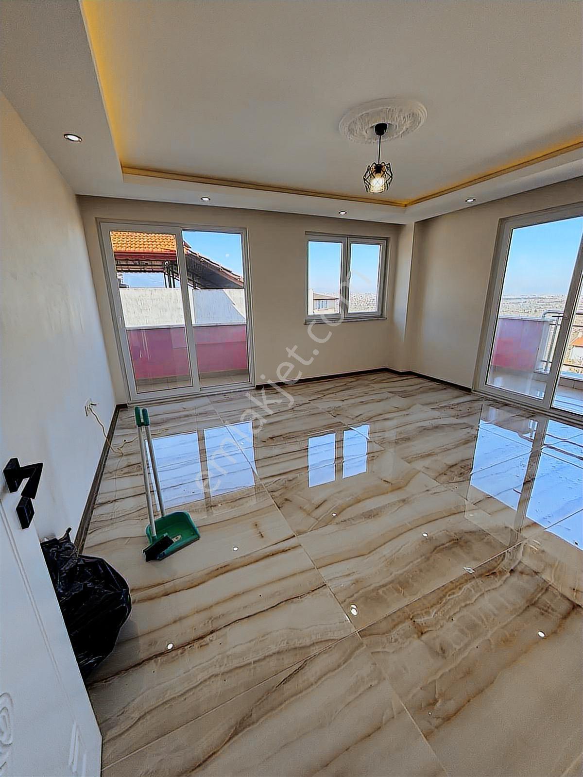 Kaan Emlaktan Zümrüt Mahallesinde Lüx Arakat Geniş Kiralık Daire - Görsel 5
