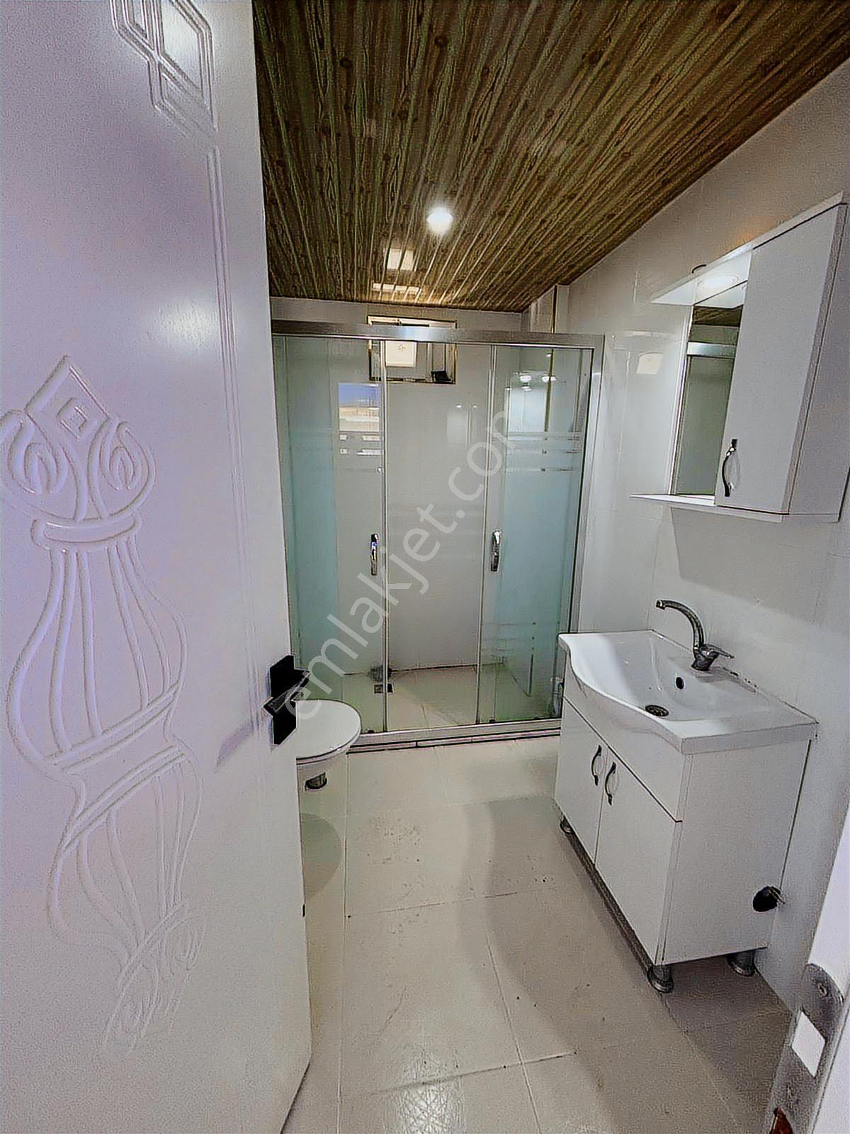 Kaan Emlaktan Zümrüt Mahallesinde Lüx Arakat Geniş Kiralık Daire - Görsel 21