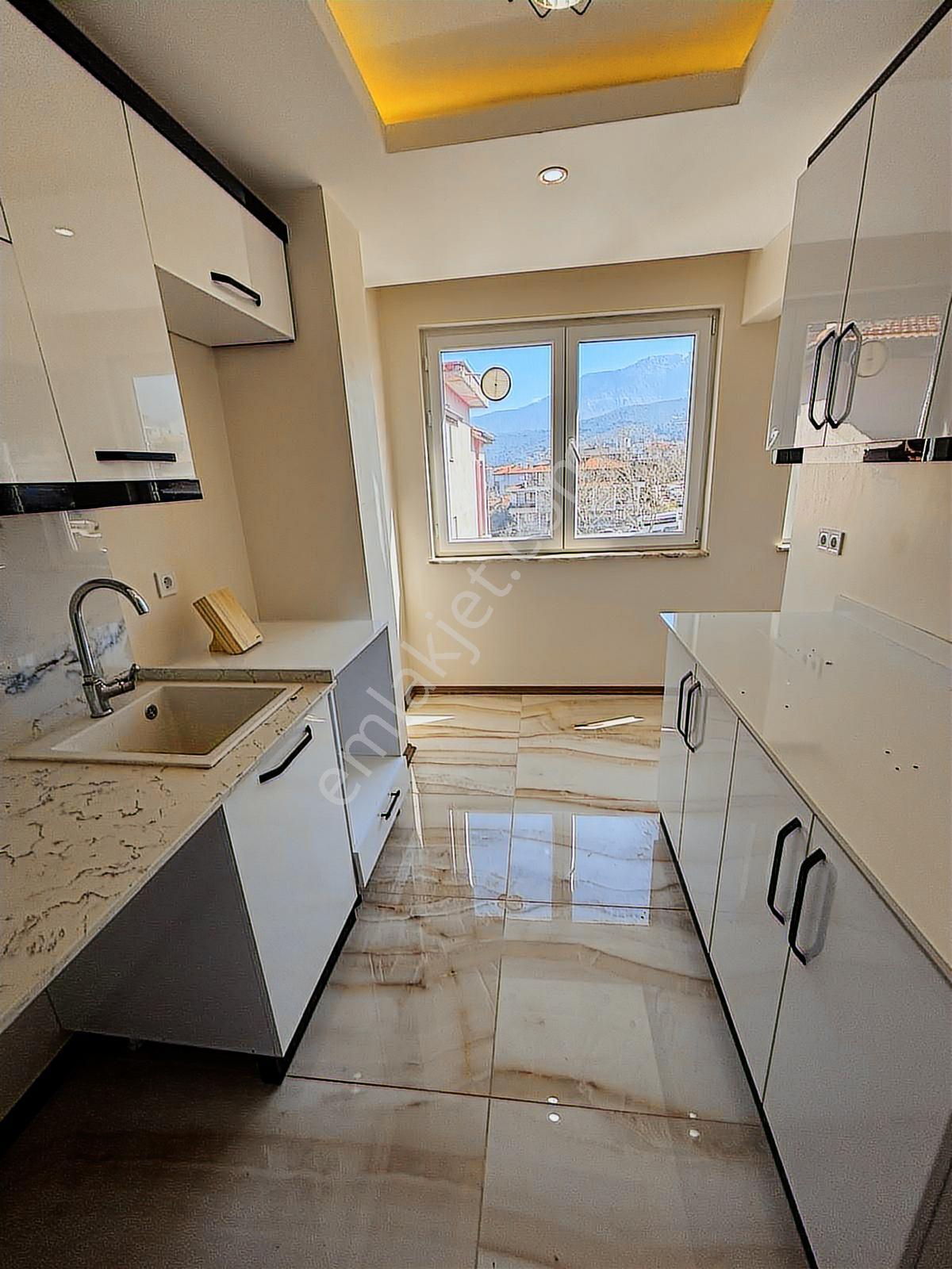 Kaan Emlaktan Zümrüt Mahallesinde Lüx Arakat Geniş Kiralık Daire - Görsel 6