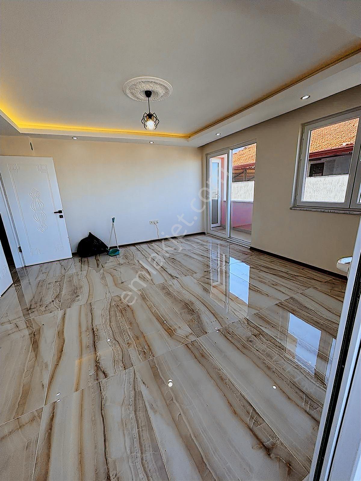 Kaan Emlaktan Zümrüt Mahallesinde Lüx Arakat Geniş Kiralık Daire - Görsel 10