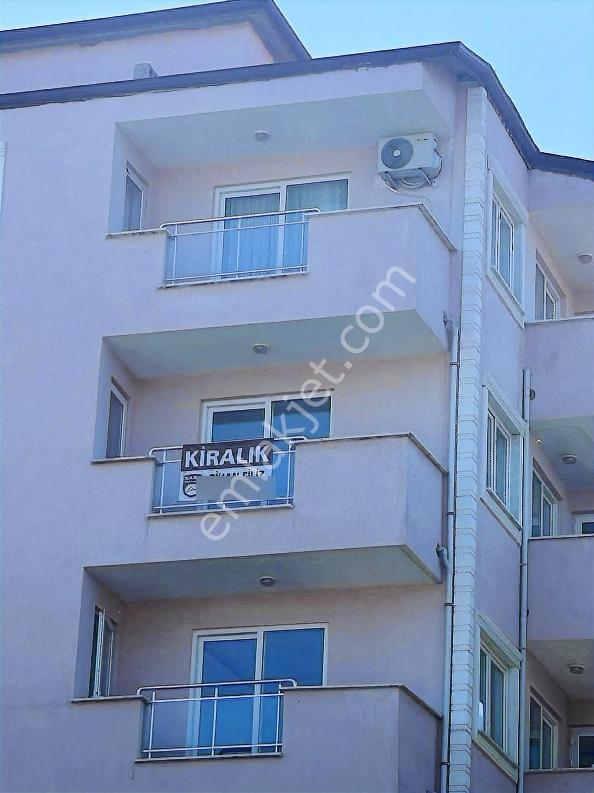Kaan Emlaktan Zümrüt Mahallesinde Lüx Arakat Geniş Kiralık Daire - Görsel 3
