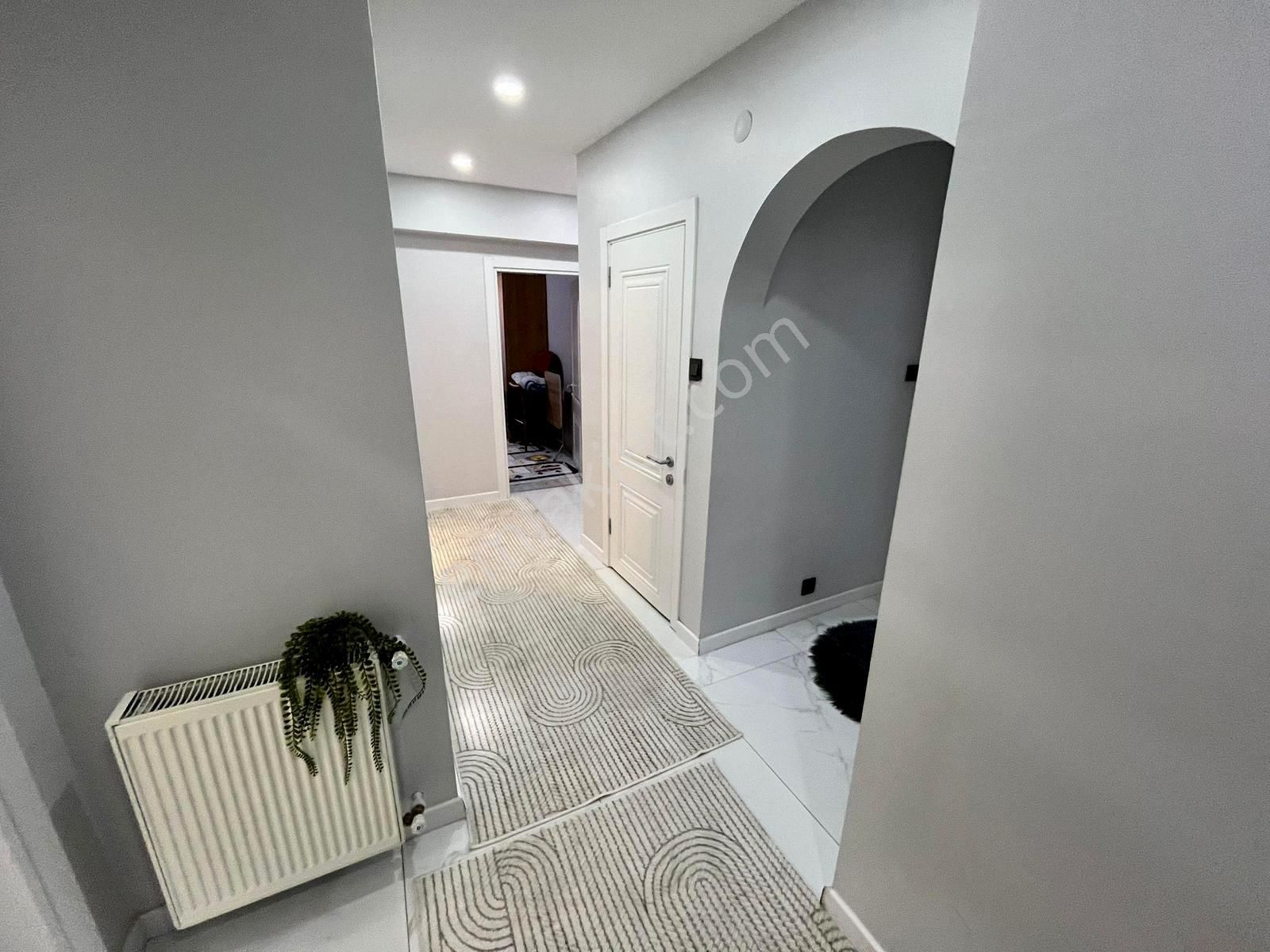 Emre Emlak'tan Selçuklu'da Ön Cephe Katta Full Yapılı 3+1 Satılık Daire - Görsel 12