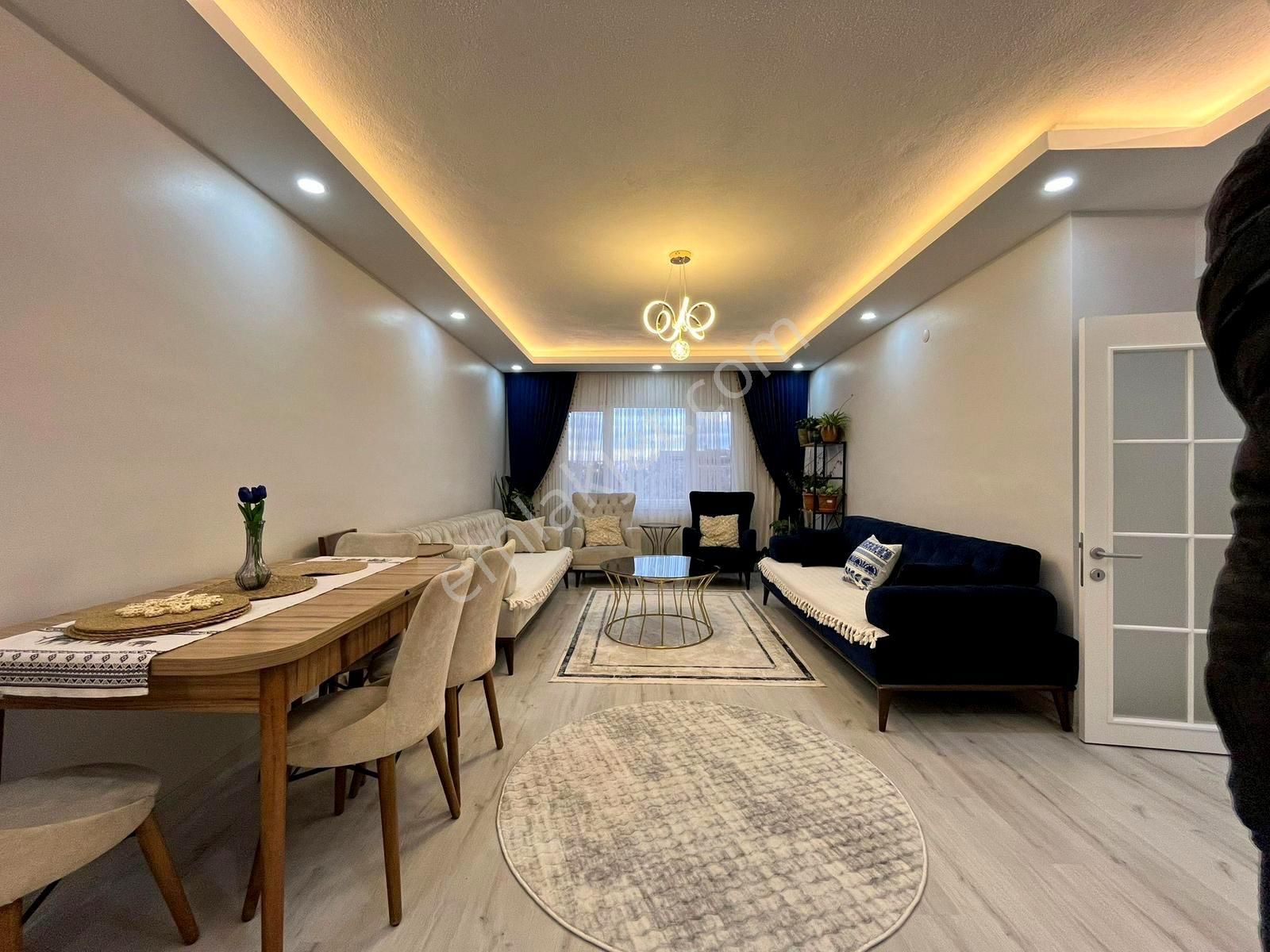 Emre Emlak'tan Selçuklu'da Ön Cephe Katta Full Yapılı 3+1 Satılık Daire - Görsel 3