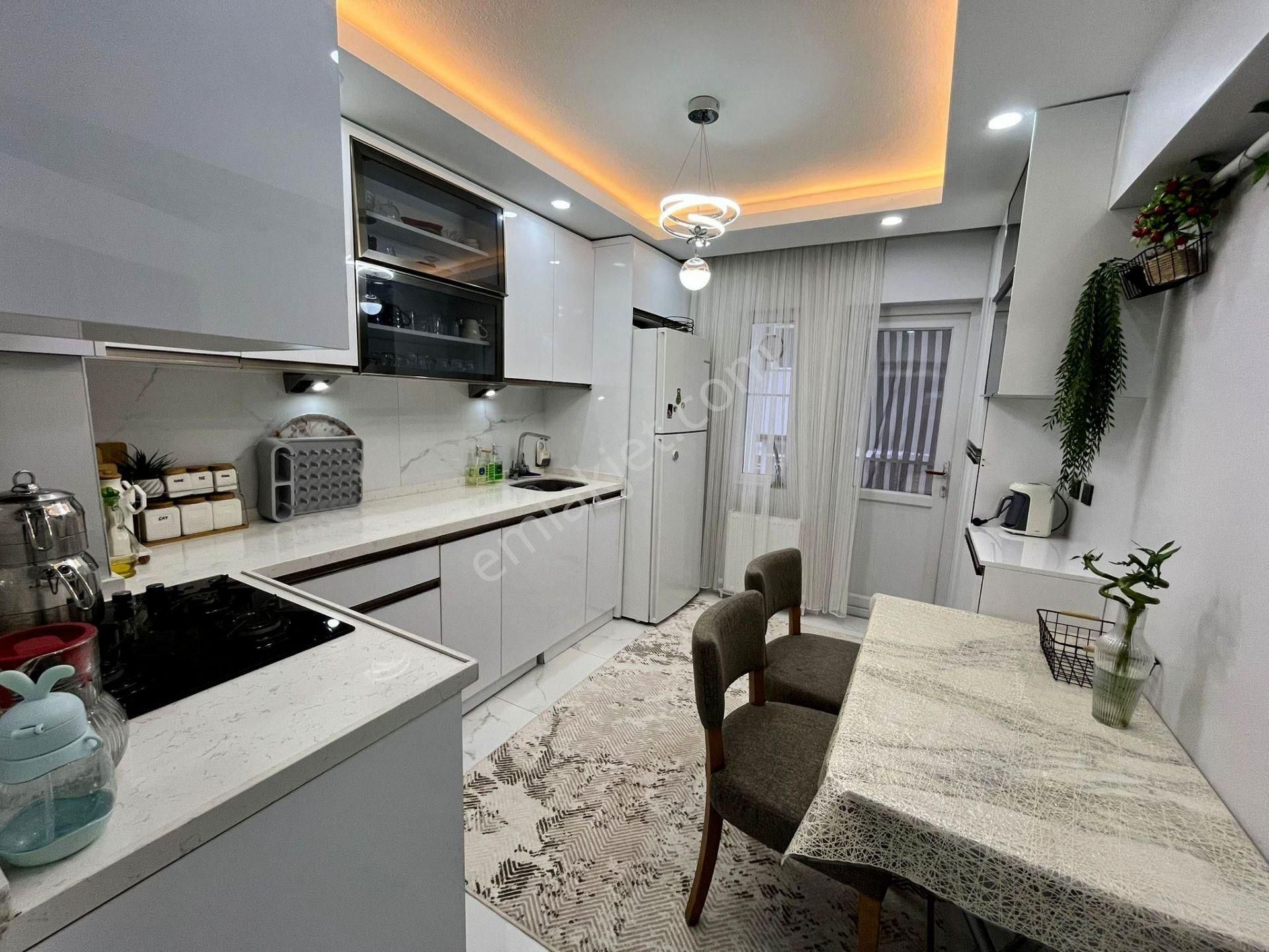 Emre Emlak'tan Selçuklu'da Ön Cephe Katta Full Yapılı 3+1 Satılık Daire - Görsel 10