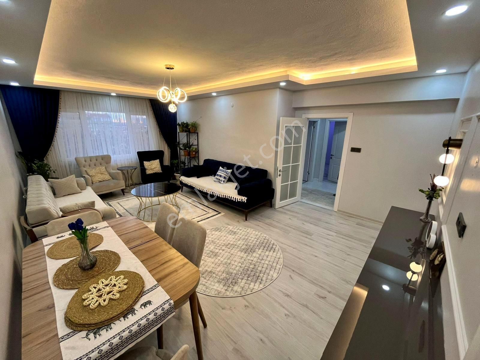 Emre Emlak'tan Selçuklu'da Ön Cephe Katta Full Yapılı 3+1 Satılık Daire - Görsel 5