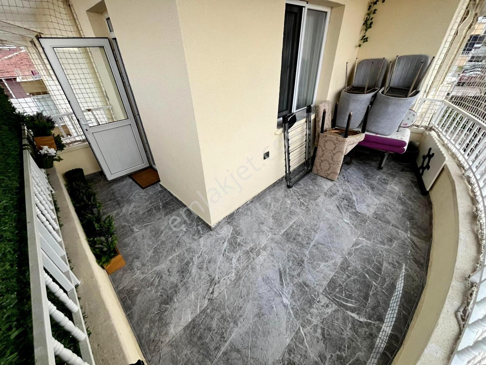 Emre Emlak'tan Selçuklu'da Ön Cephe Katta Full Yapılı 3+1 Satılık Daire - Görsel 15