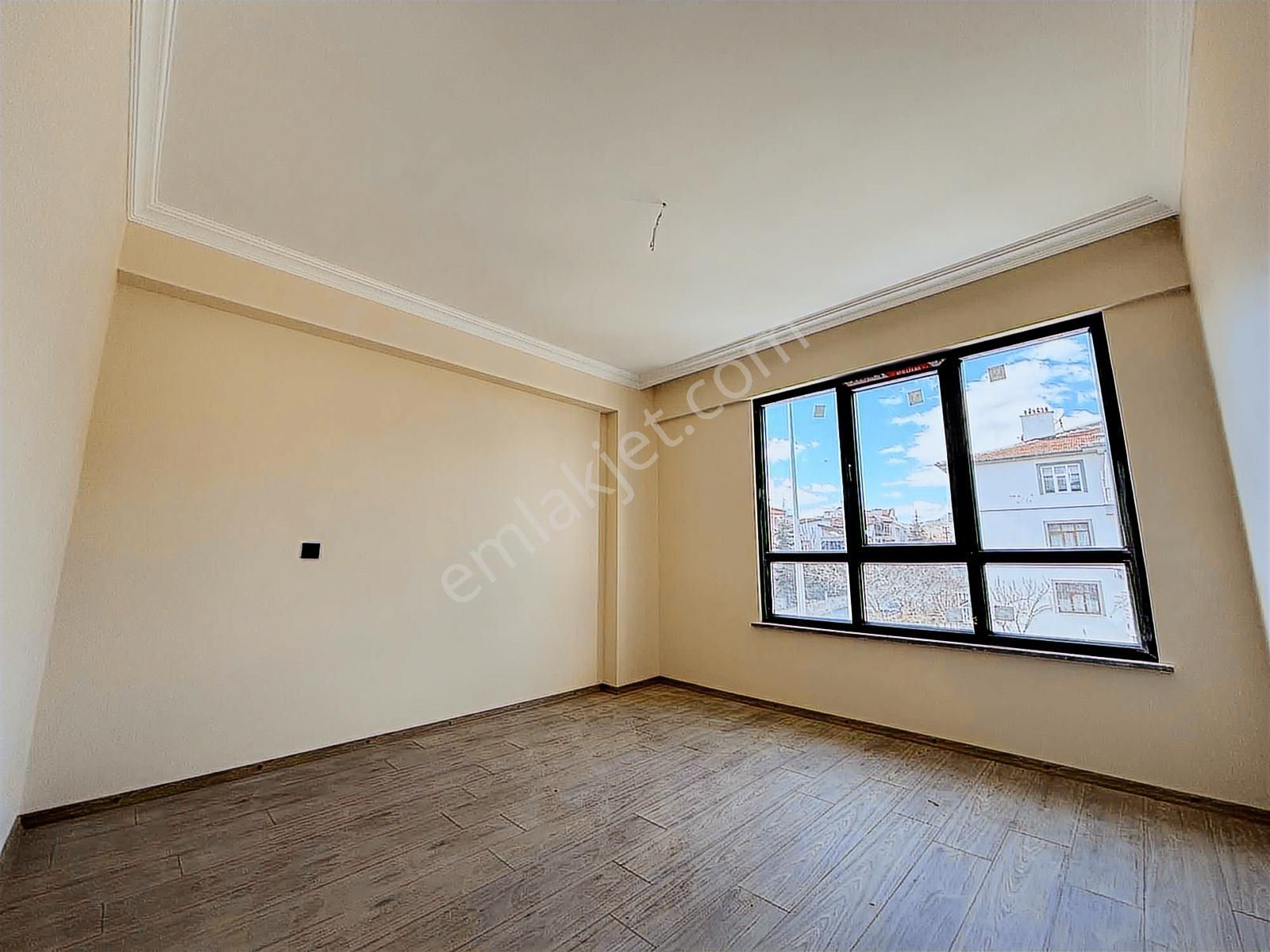 Anadolu Cad. Yakını Cam Balkonlu 2+1 Geniş Ve Kullanışlı Daire - Görsel 7