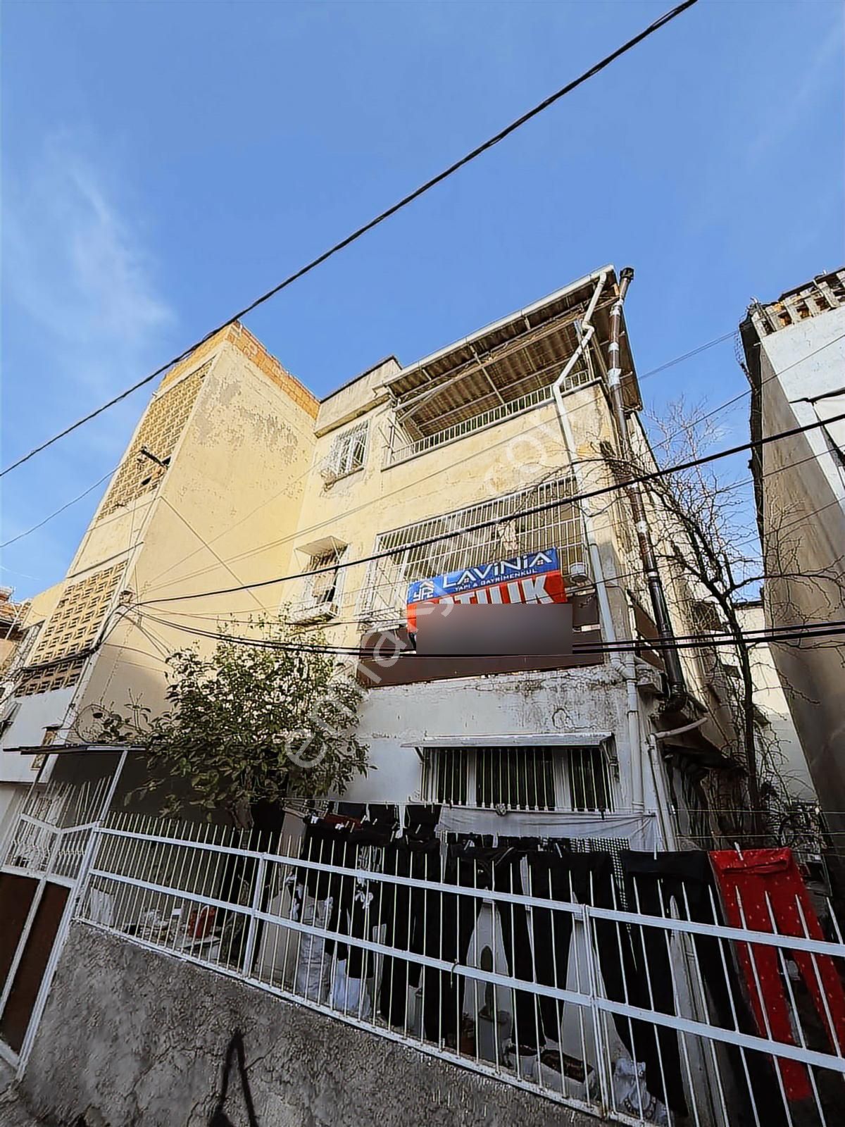 Lavinia Yeşilevler^de 3 Katlı Bahçeli Satılık Müstakil Ev - Görsel 13