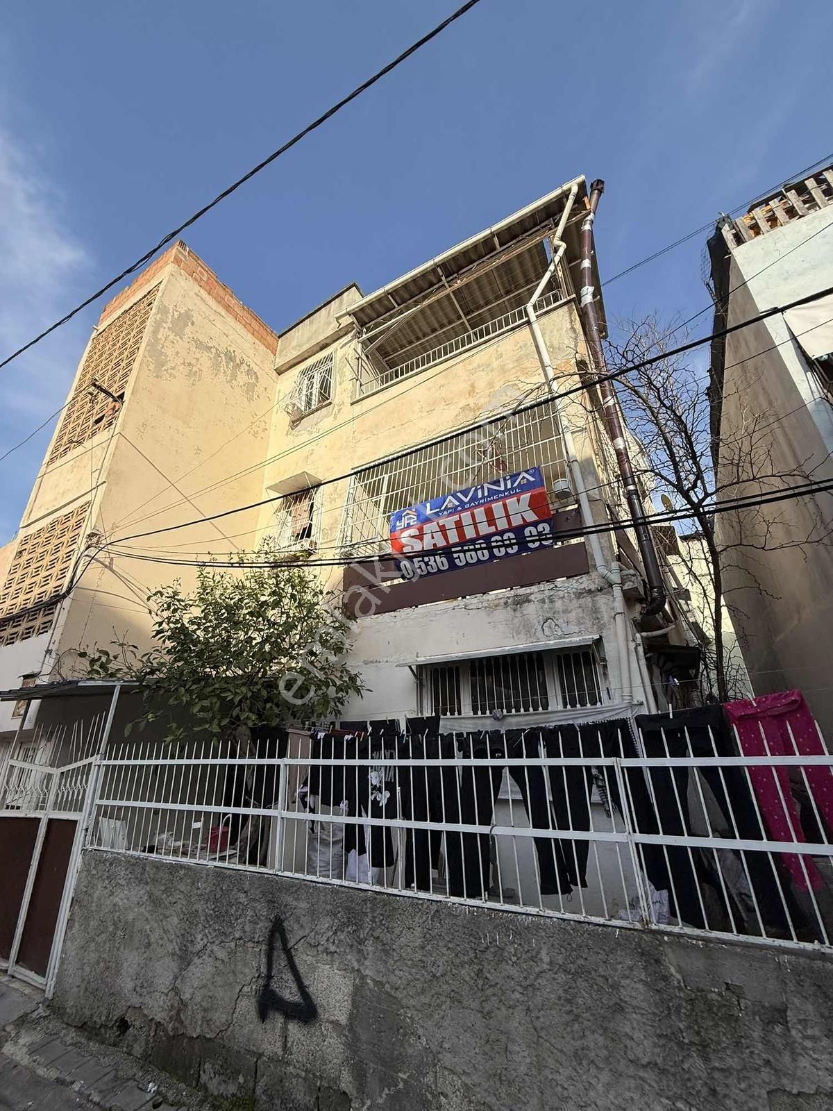 Lavinia Yeşilevler^de 3 Katlı Bahçeli Satılık Müstakil Ev - Görsel 3