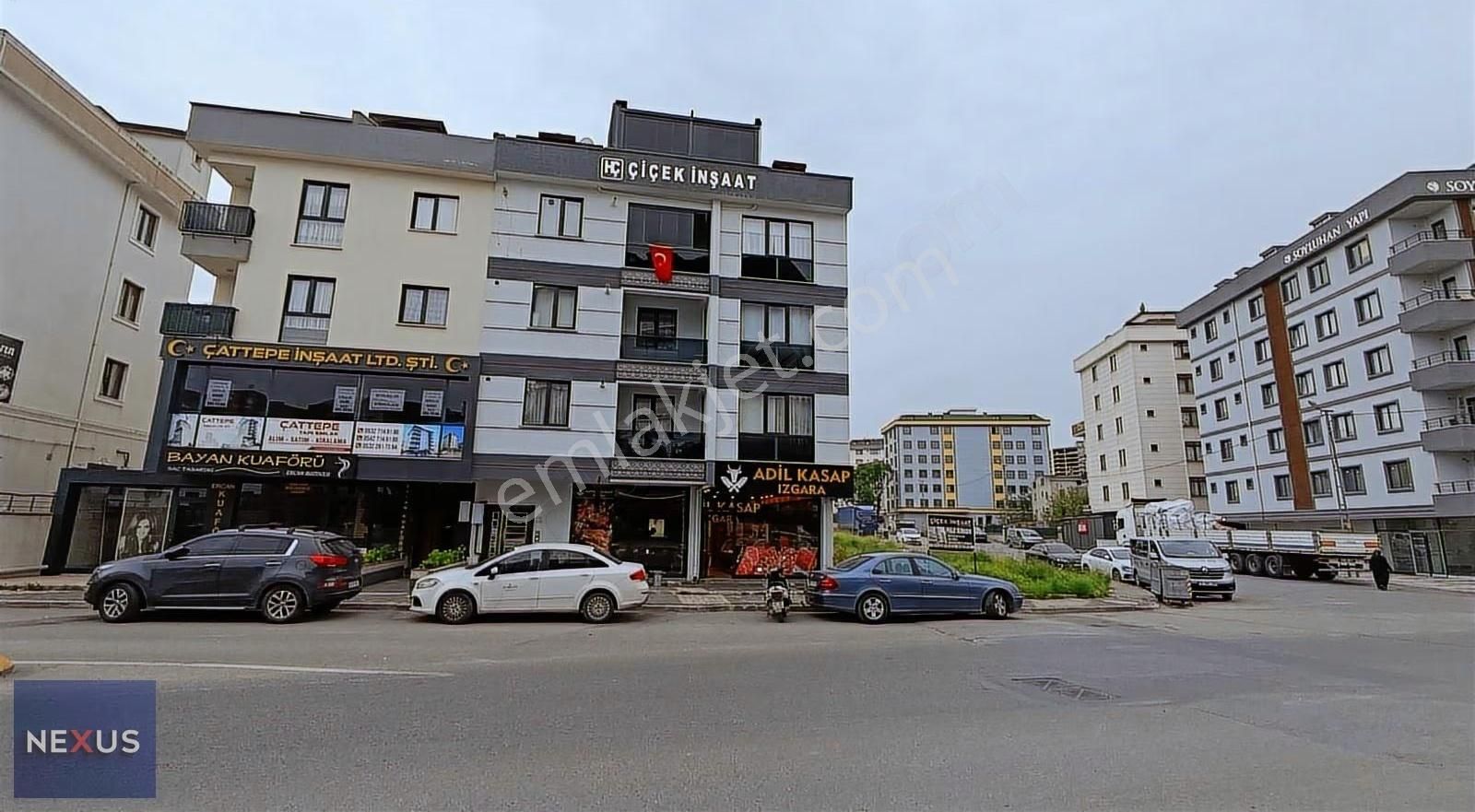 Sultanbeyli Adil Mah.sitelere Komşu Satılık 120 Net M² 3+1 Daire