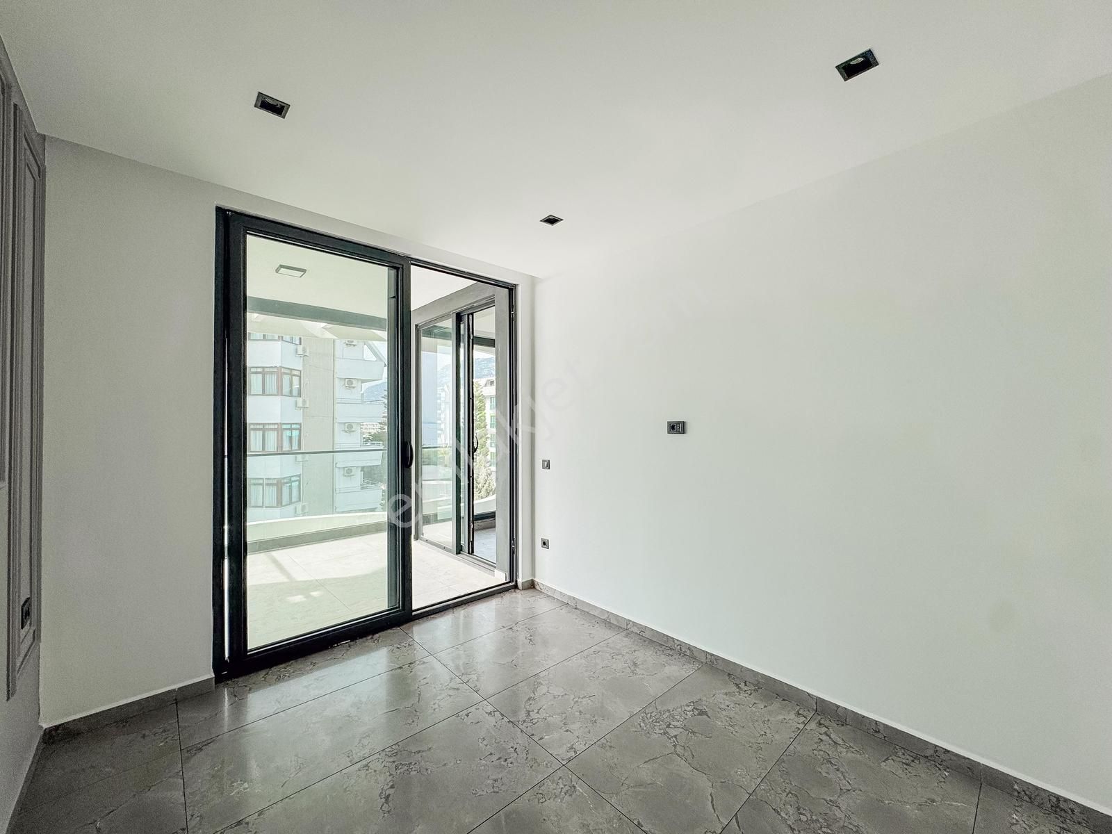 Kargıcakta Denize Sıfır 1+1 70m2 Full Aktiviteli Satılık Daire - Görsel 9