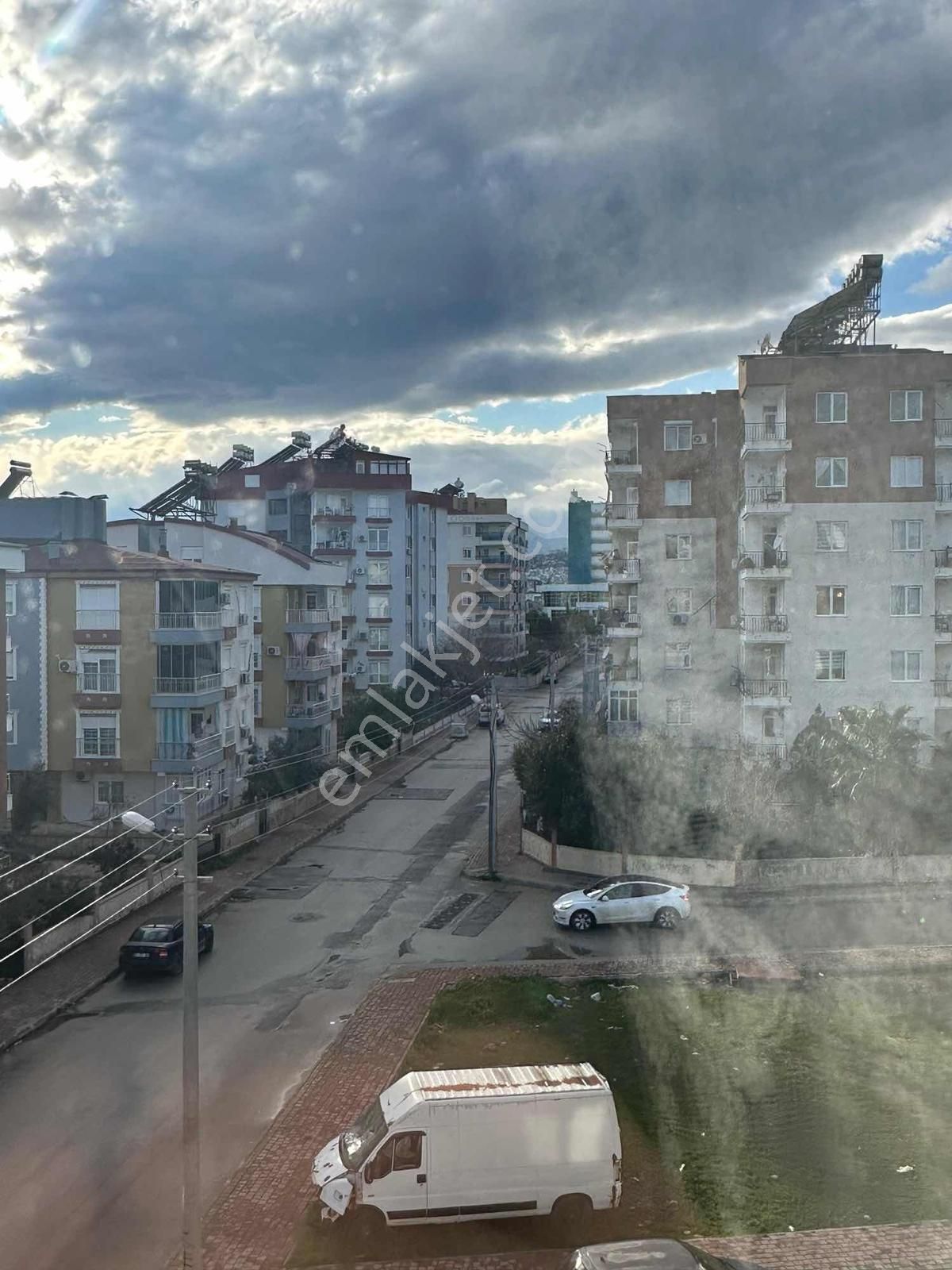 Kepez Devlet Hastanesine Yakın Geniş 3+1 Asansörlü Uygun Fiyatlı