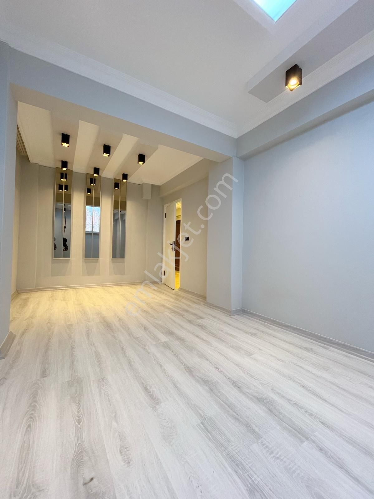 Güzelyurt Metrobüs 5 Dk Yürüme 2+1 Bahçe Katı Kiralık Daire - Görsel 13