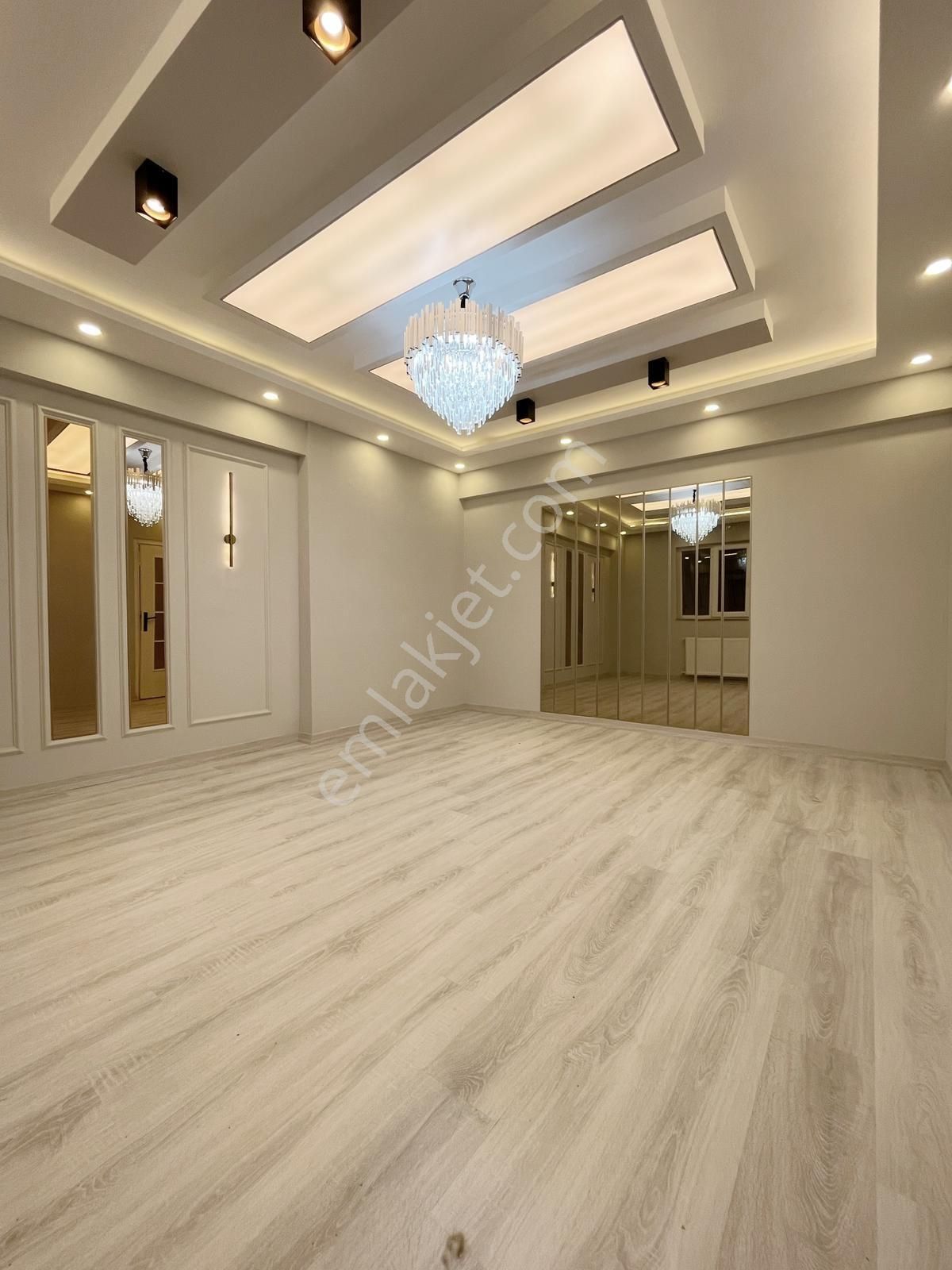 Güzelyurt Metrobüs 5 Dk Yürüme 2+1 Bahçe Katı Kiralık Daire - Görsel 5