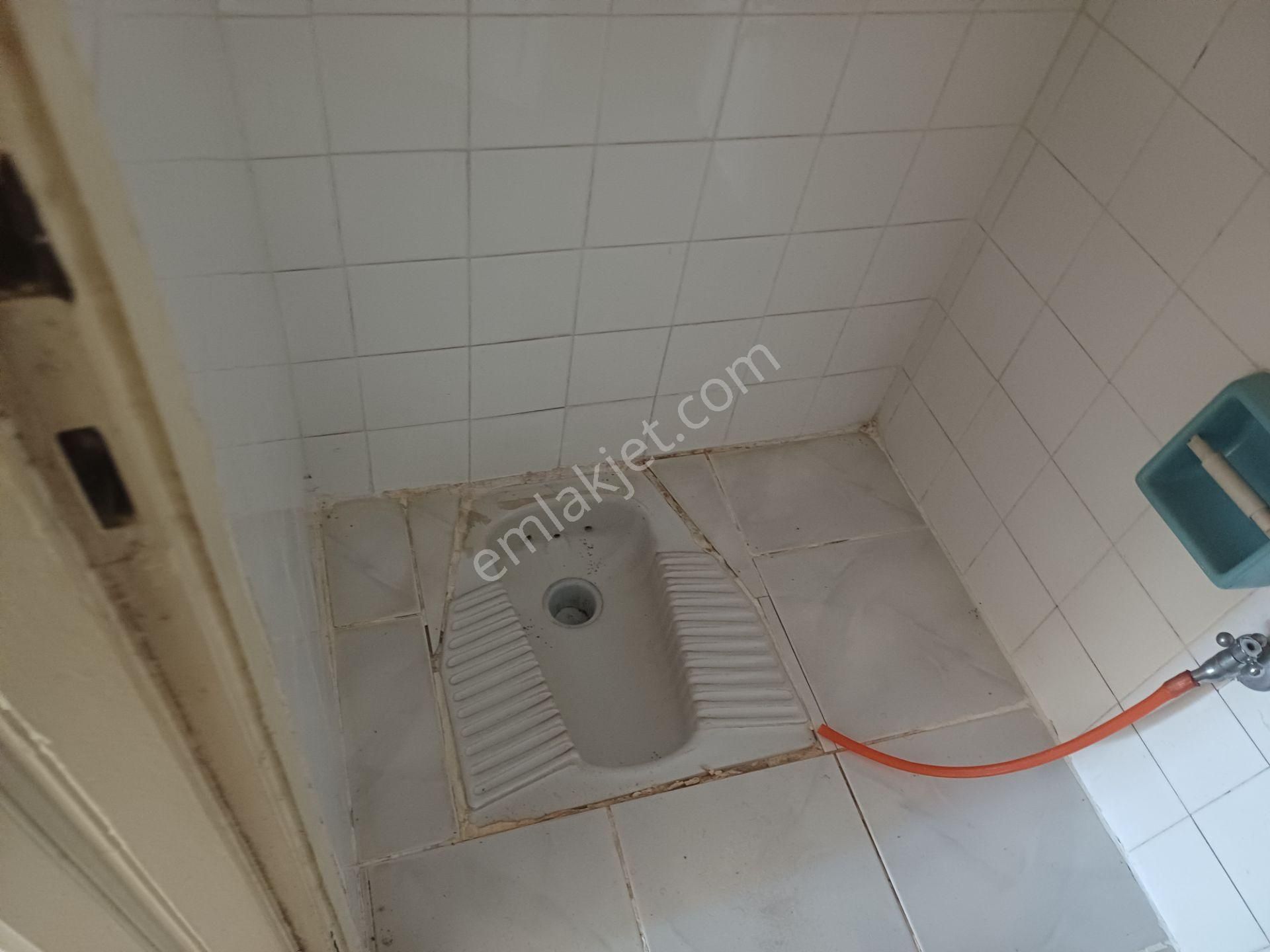 İzmir Menderes Merkezde Doğalgazlı Can Balkonlu Arakat 3+1 Daire - Görsel 3