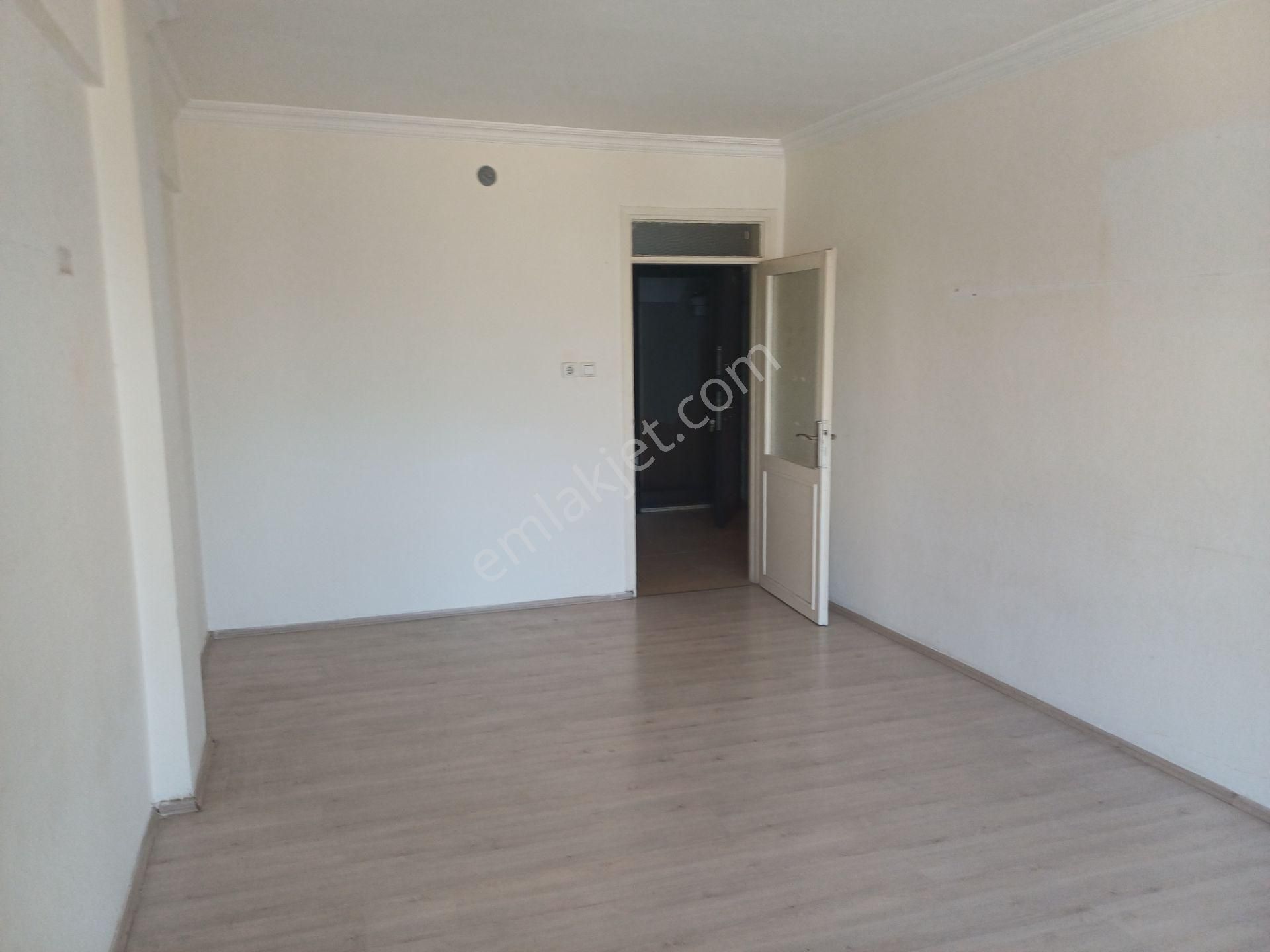 İzmir Menderes Merkezde Doğalgazlı Can Balkonlu Arakat 3+1 Daire - Görsel 16