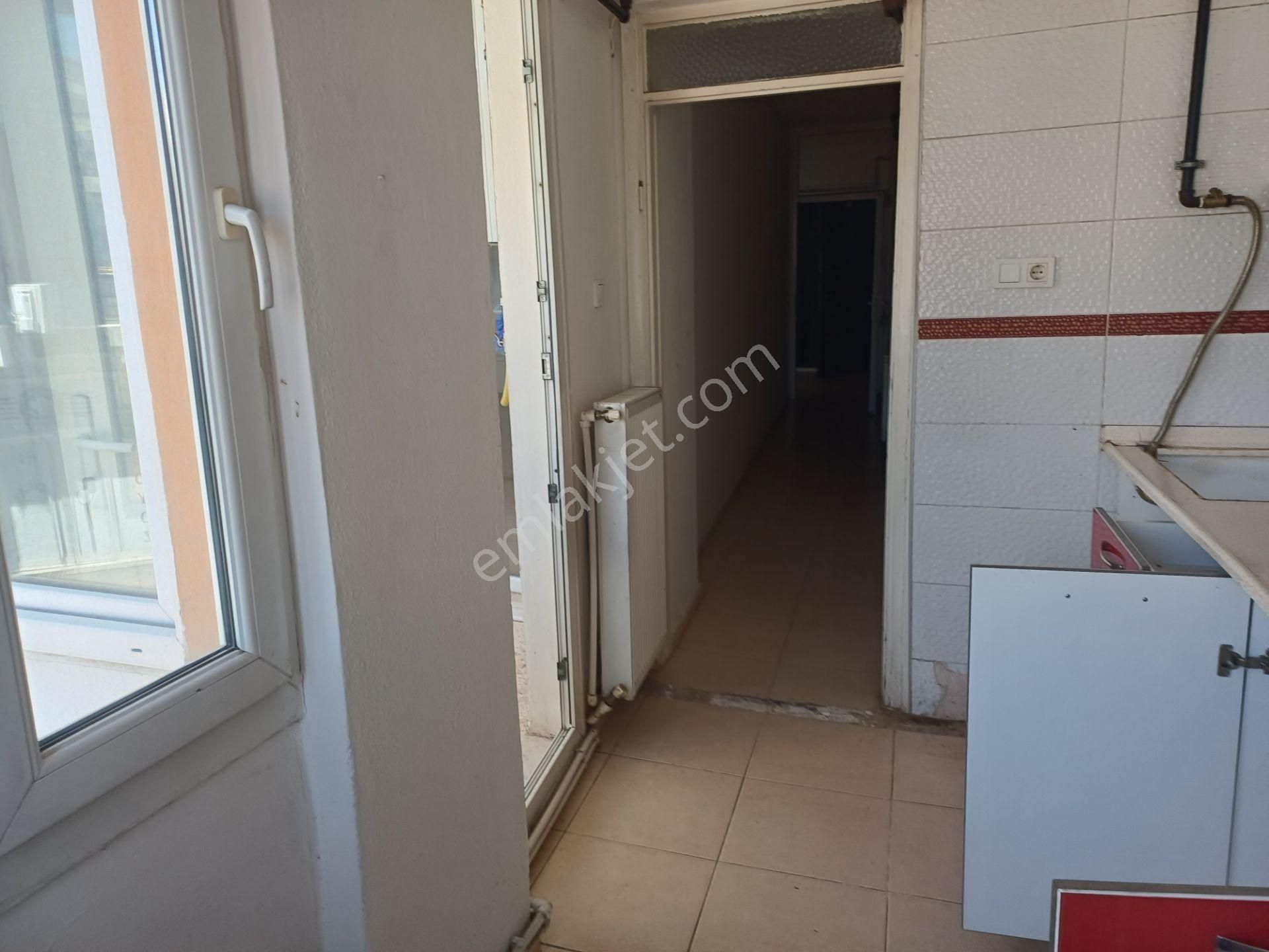 İzmir Menderes Merkezde Doğalgazlı Can Balkonlu Arakat 3+1 Daire - Görsel 13