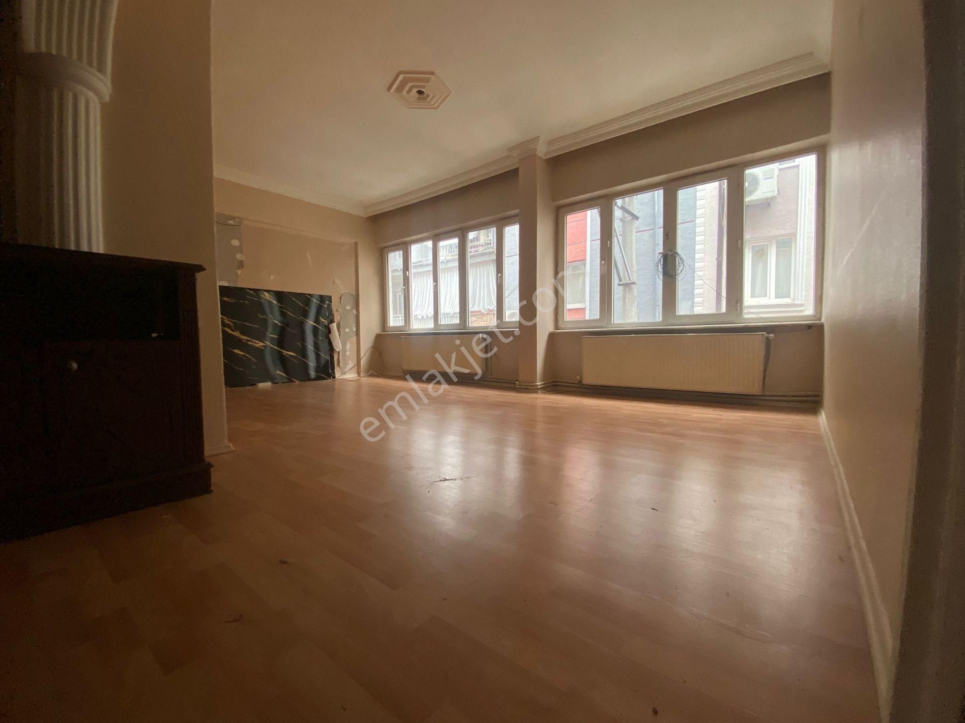 Bursa Yıldırım Hacıseyfettın Mah 2+1 105 M Ara Kat Kombili Daire