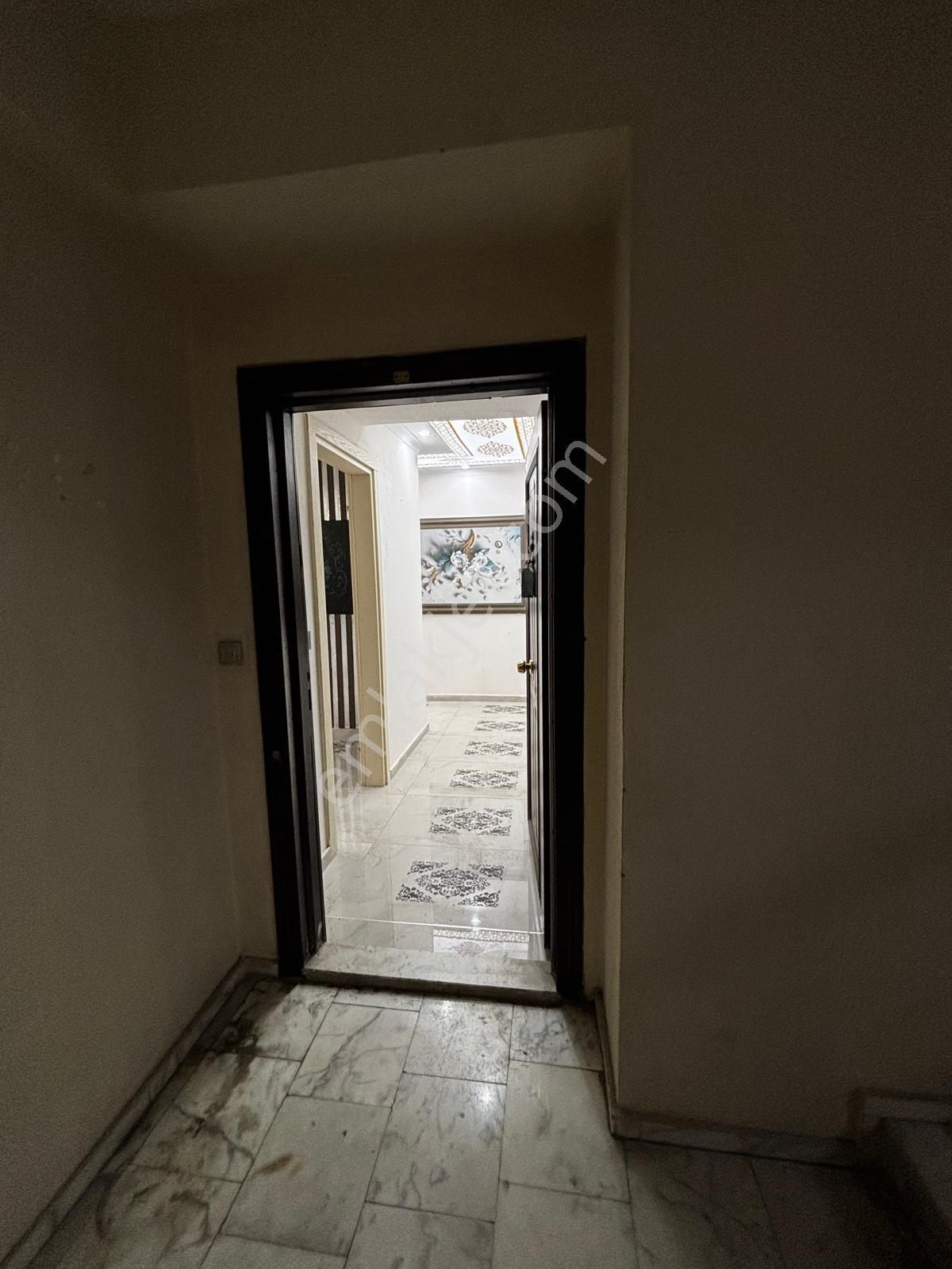 Dost Emlaktan Merkez'de Asansörlü Tadilatlı 2+1 Satılık Daire - Görsel 2