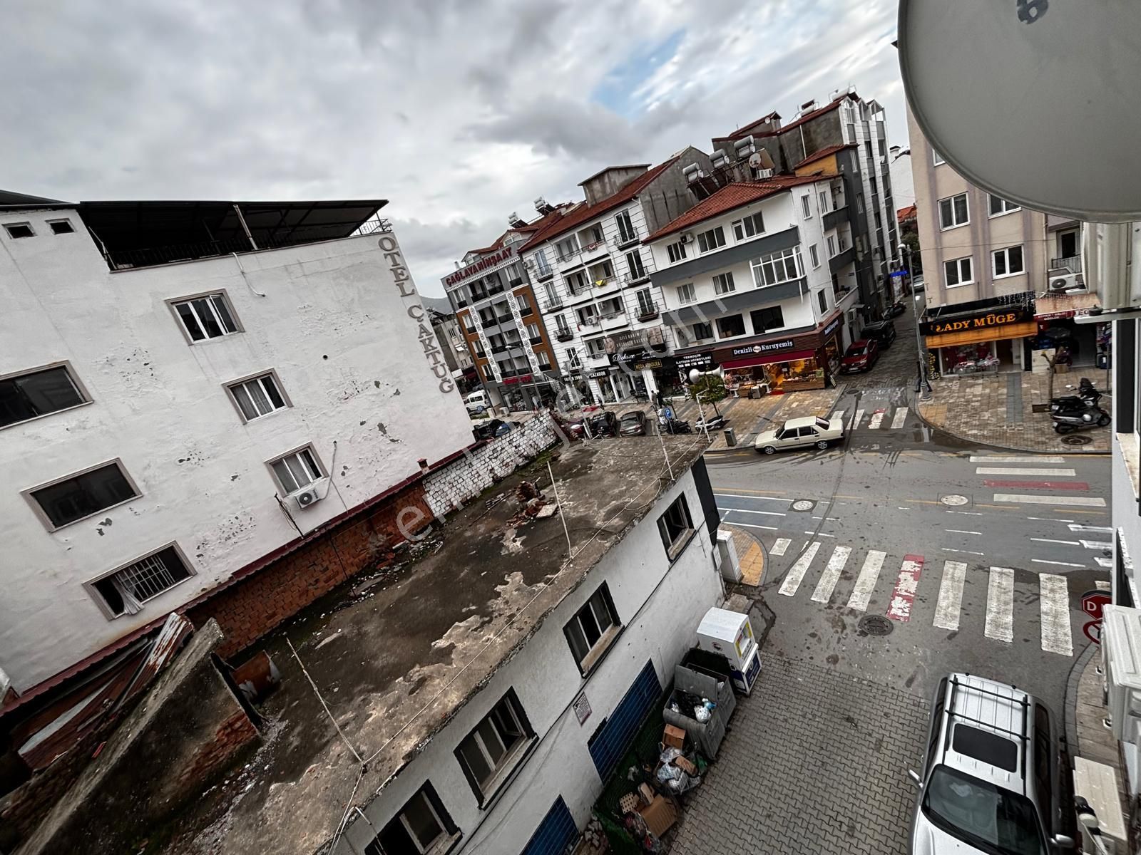 Dost Emlaktan Merkez'de Asansörlü Tadilatlı 2+1 Satılık Daire - Görsel 19