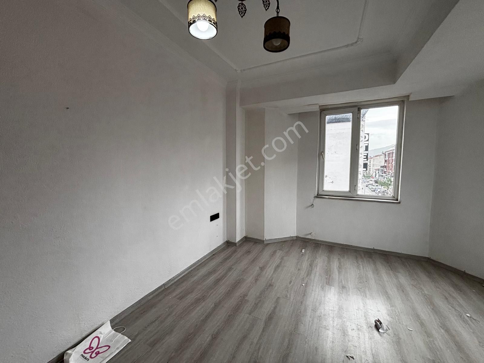 Dost Emlaktan Merkez'de Asansörlü Tadilatlı 2+1 Satılık Daire - Görsel 26