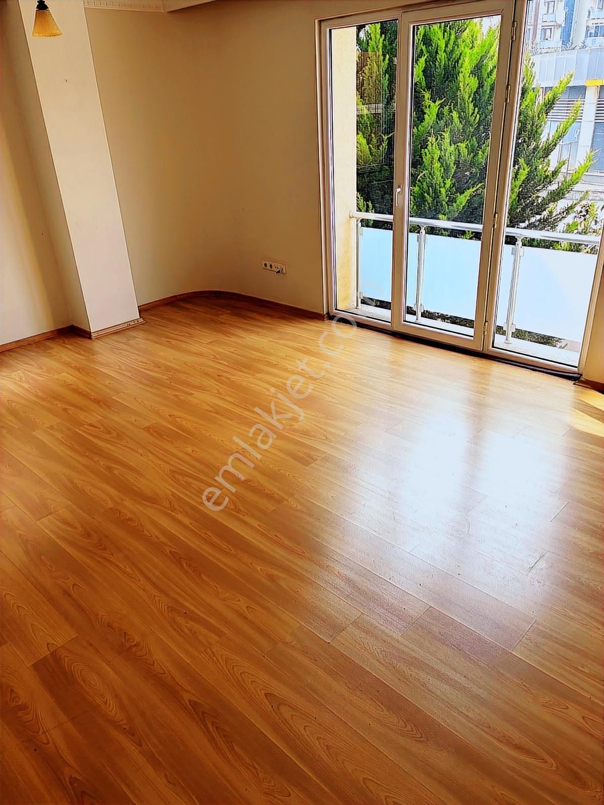 Kartal Esentepe'de Satılık 2+1 Kiracısız Metro Marmaray Adliye - Görsel 4