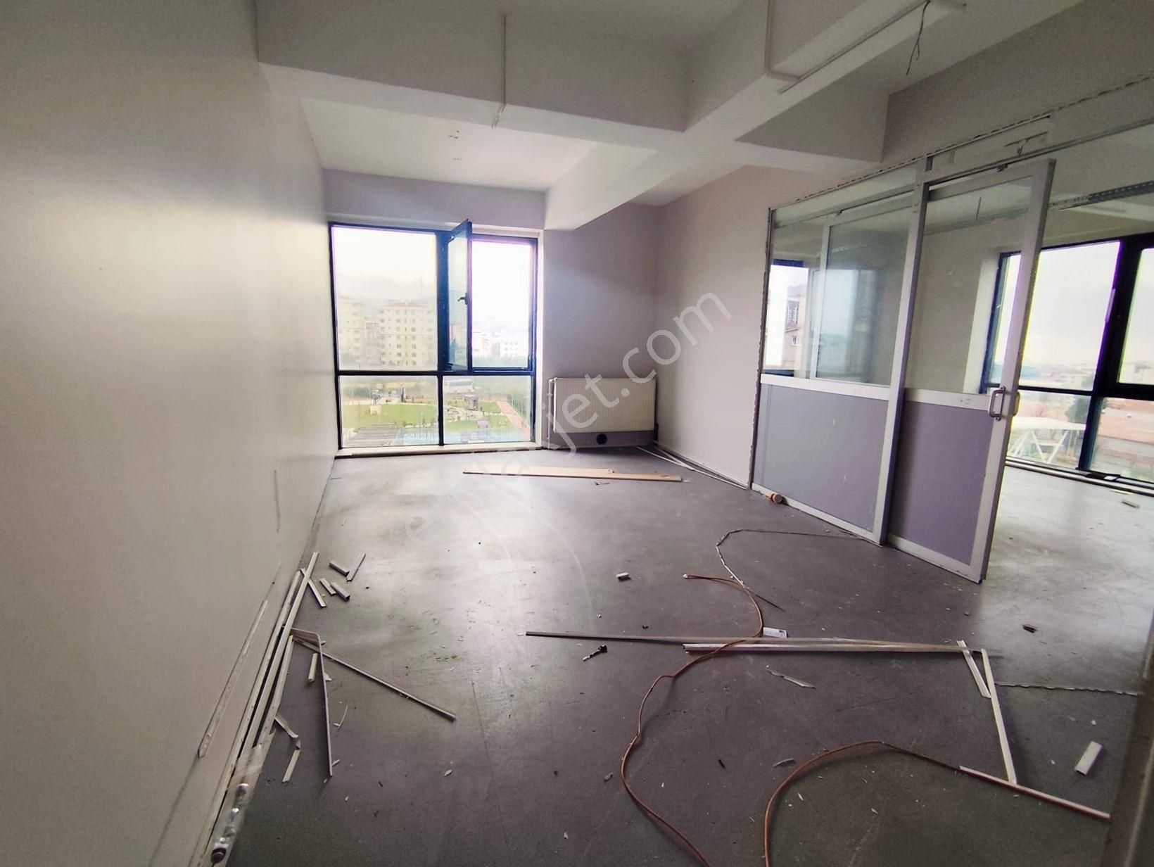 Mertcan Dan E5' Paralel 450m2 Kullanıma Hazır Kiralık İş Yeri - Görsel 3