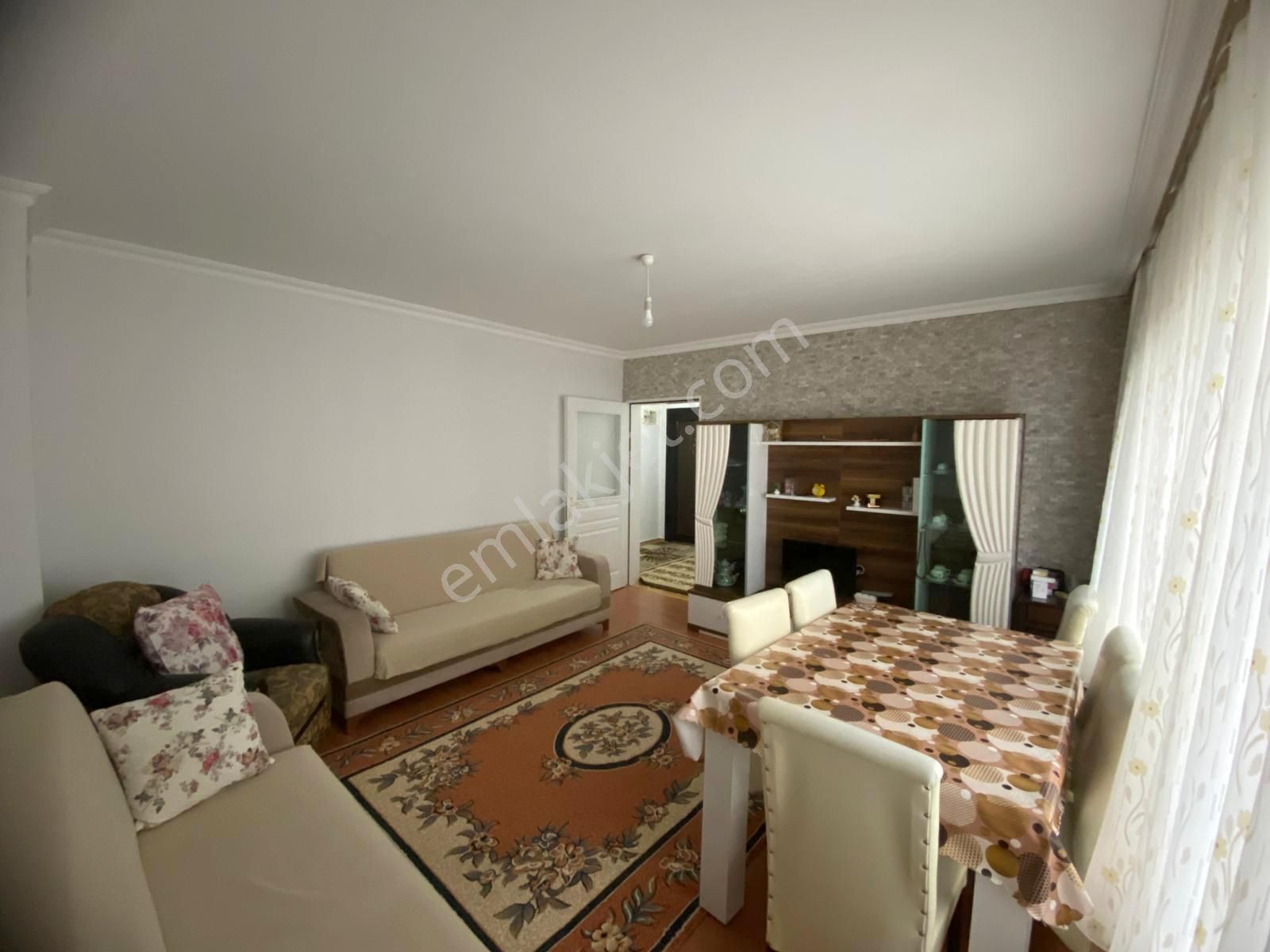 Mertcan'dan Kurtköy Mesken Bloklarında Ara Kat Balkonlu 2+1