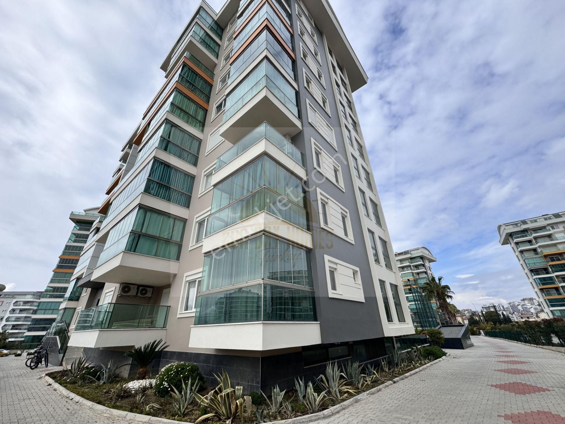 Avsallar’da Siberland Olıve Garden Sitesinde Deniz Manzaralı 2+1 Eşyalı Satılık Daire