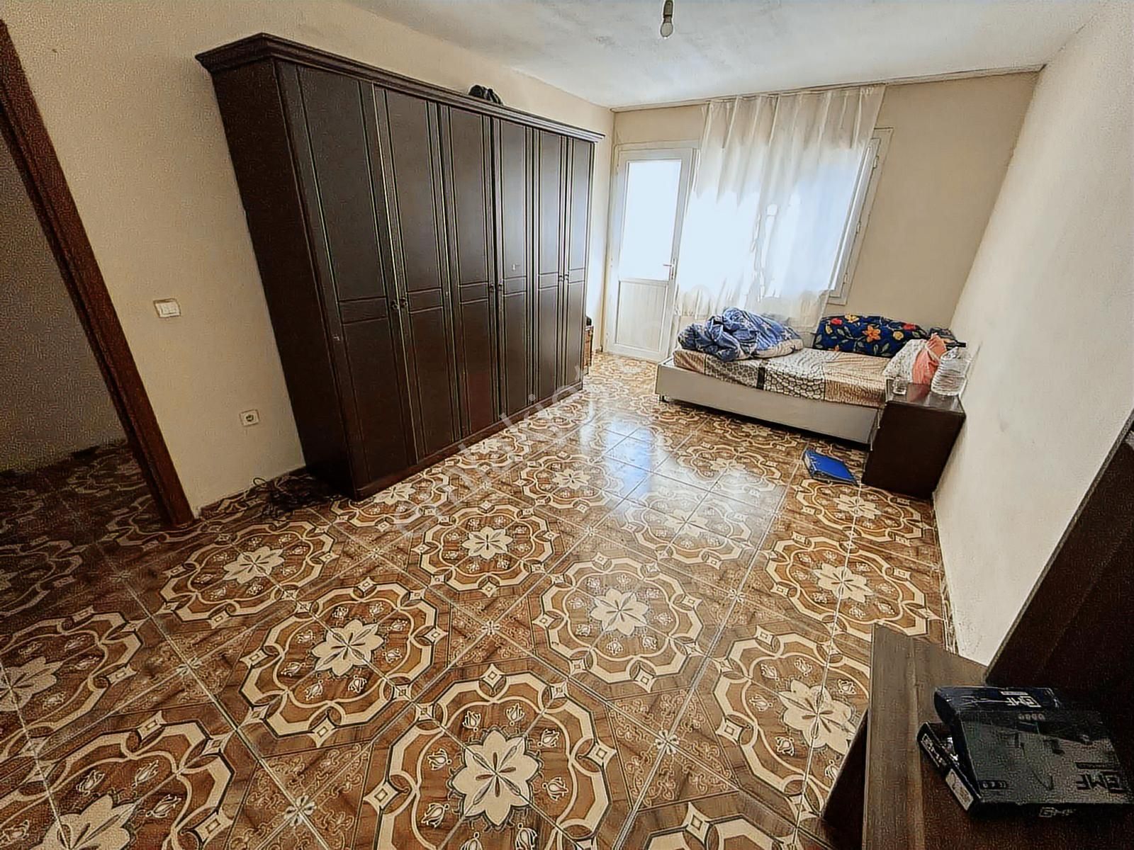 Ege Üniversitesi Arkası Kısmi Eşyalı 2+1 Kiralık Daire - Görsel 2