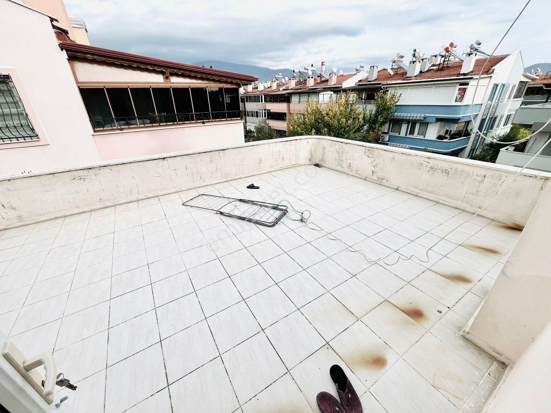 Yetki Yüksel'den Akçay'da Geniş Bahçeli Şahane Teraslı Kaçmaz Fırsat 3+1 Villa - Görsel 6
