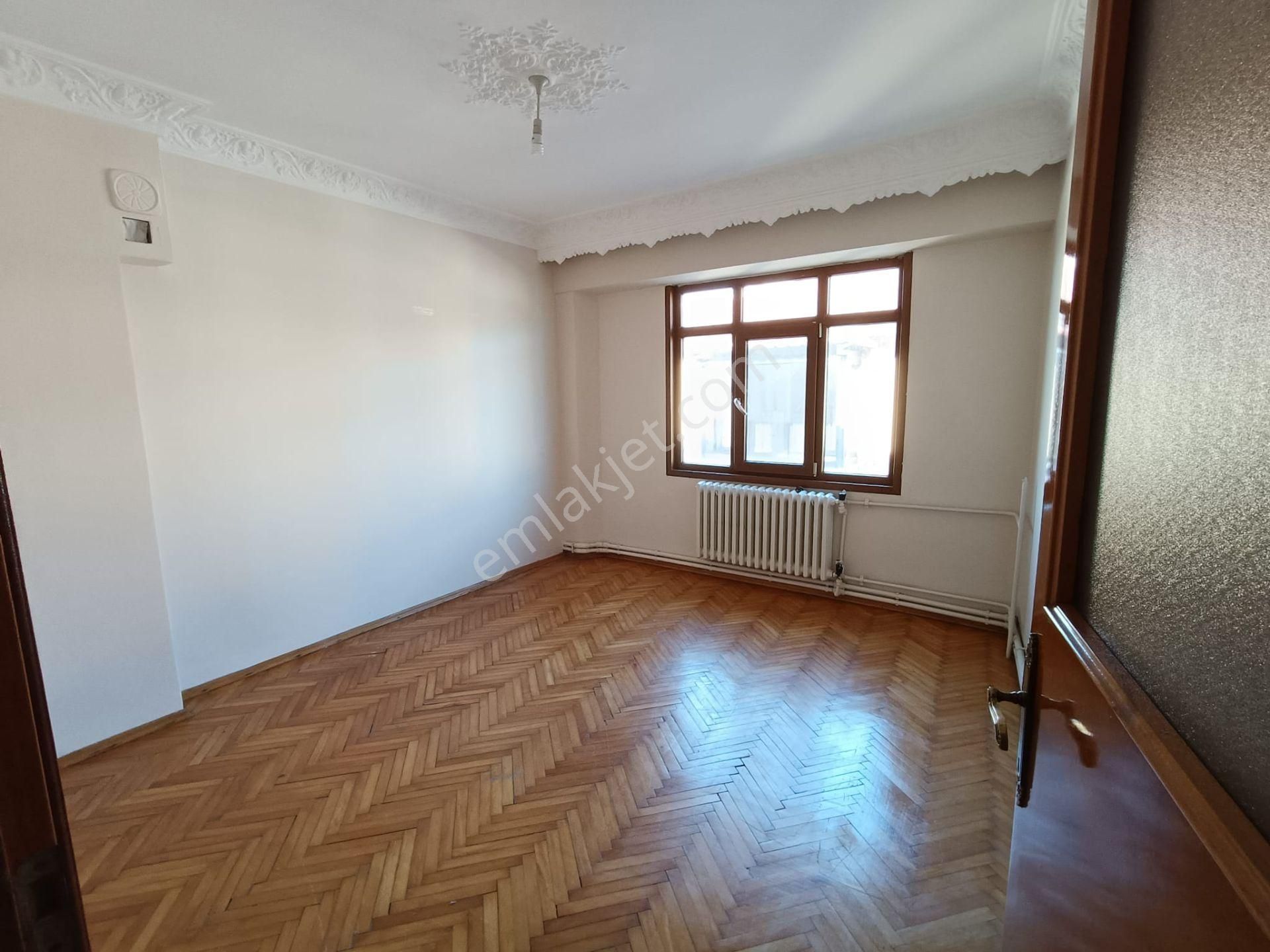 Sakarya Caddesinde Asansörlü Geniş 3+1 4. Kat Kiralık Daire - Görsel 3