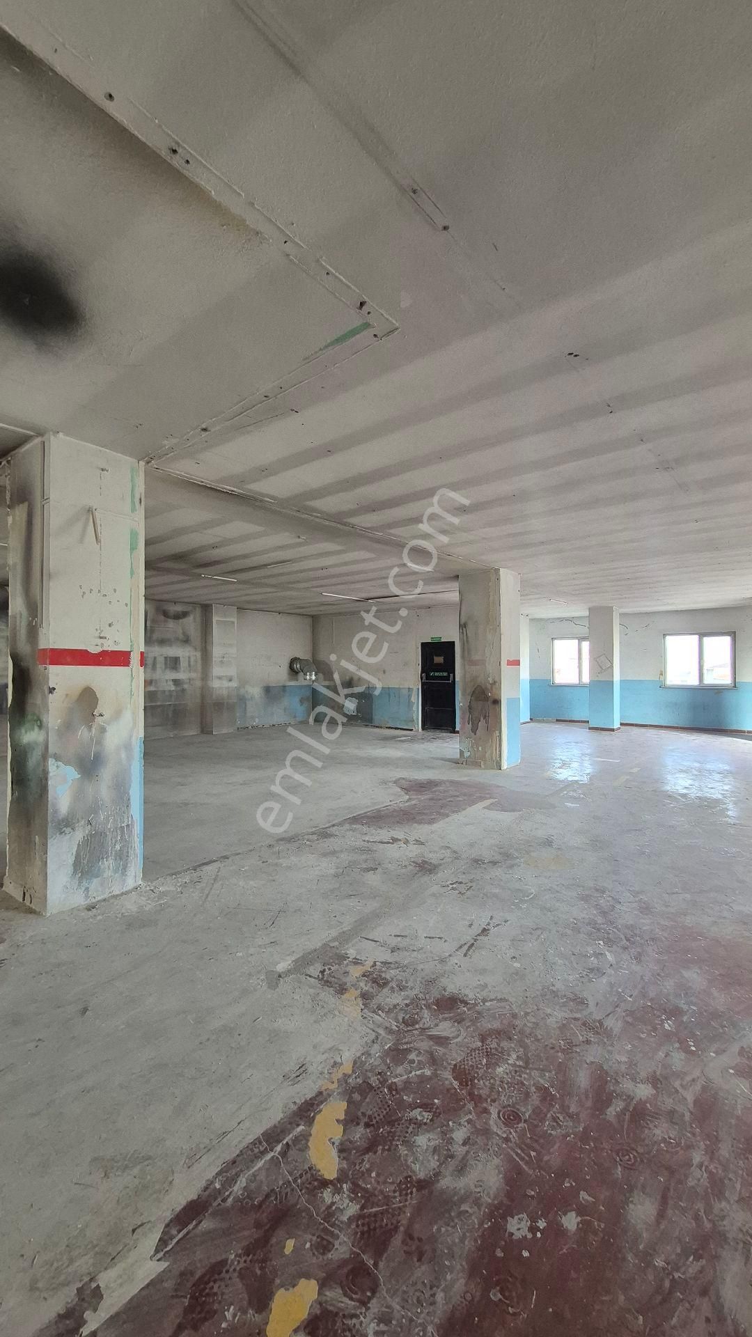 Avcılar Tahtakale’de 527 M² Geniş Kiralık Dükkan | Depo, Showroom, Toptan Satışa Uygun - Görsel 11
