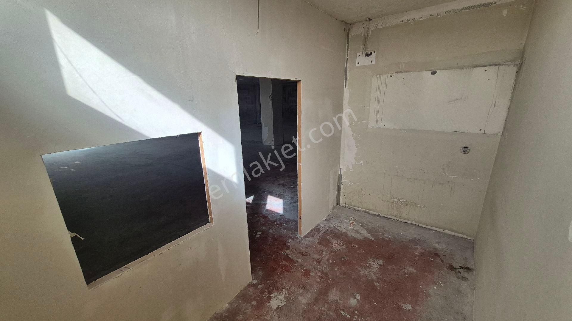 Avcılar Tahtakale’de 527 M² Geniş Kiralık Dükkan | Depo, Showroom, Toptan Satışa Uygun - Görsel 4