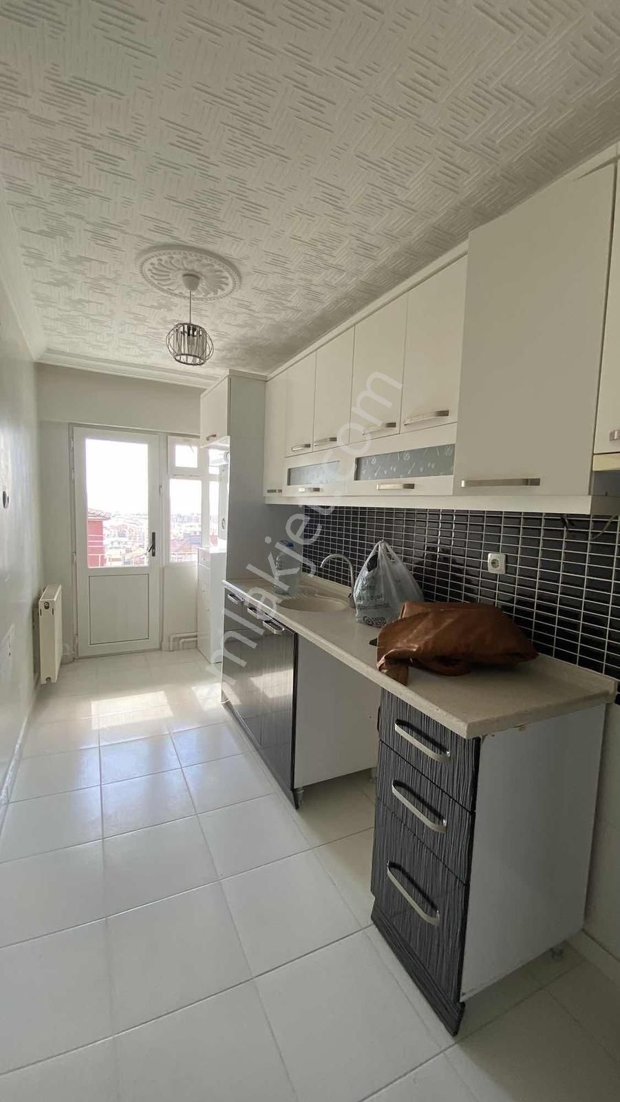 Arslan Emlaktan 3+1 Metroya Yakın Yapılı Kiralık Daire - Görsel 3