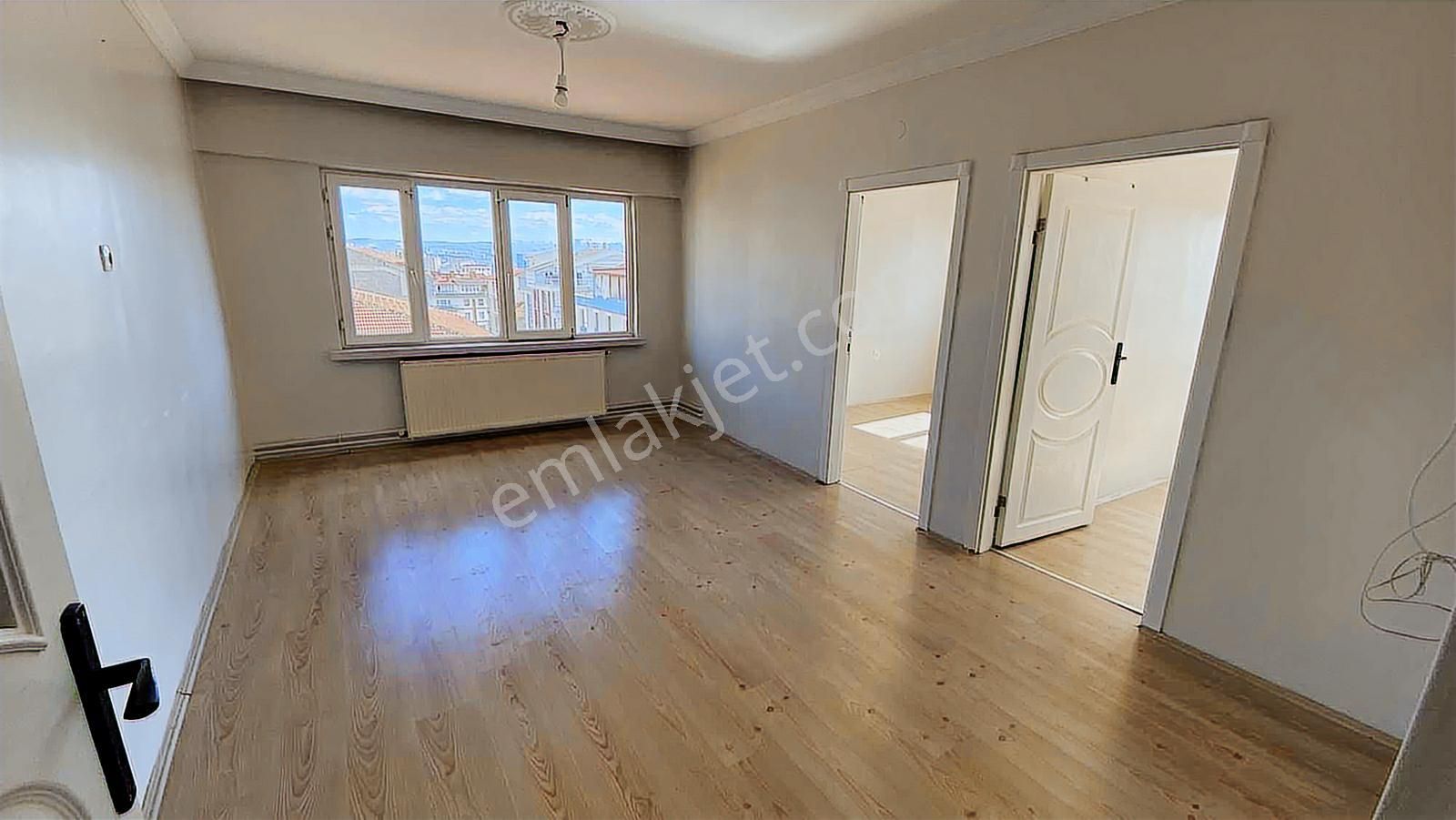 Arslan Emlaktan 3+1 Metroya Yakın Yapılı Kiralık Daire - Görsel 5