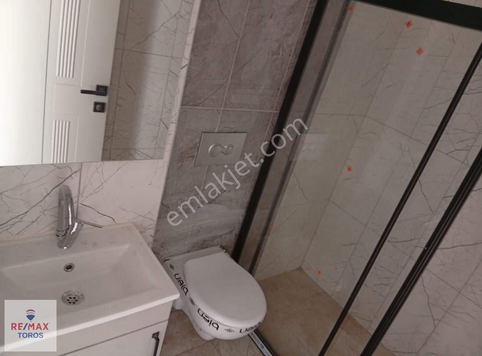 Remax Toros'tan Çeşmeli'de Havuzlu Site İçerisinde Kiralık 3+1 - Görsel 7