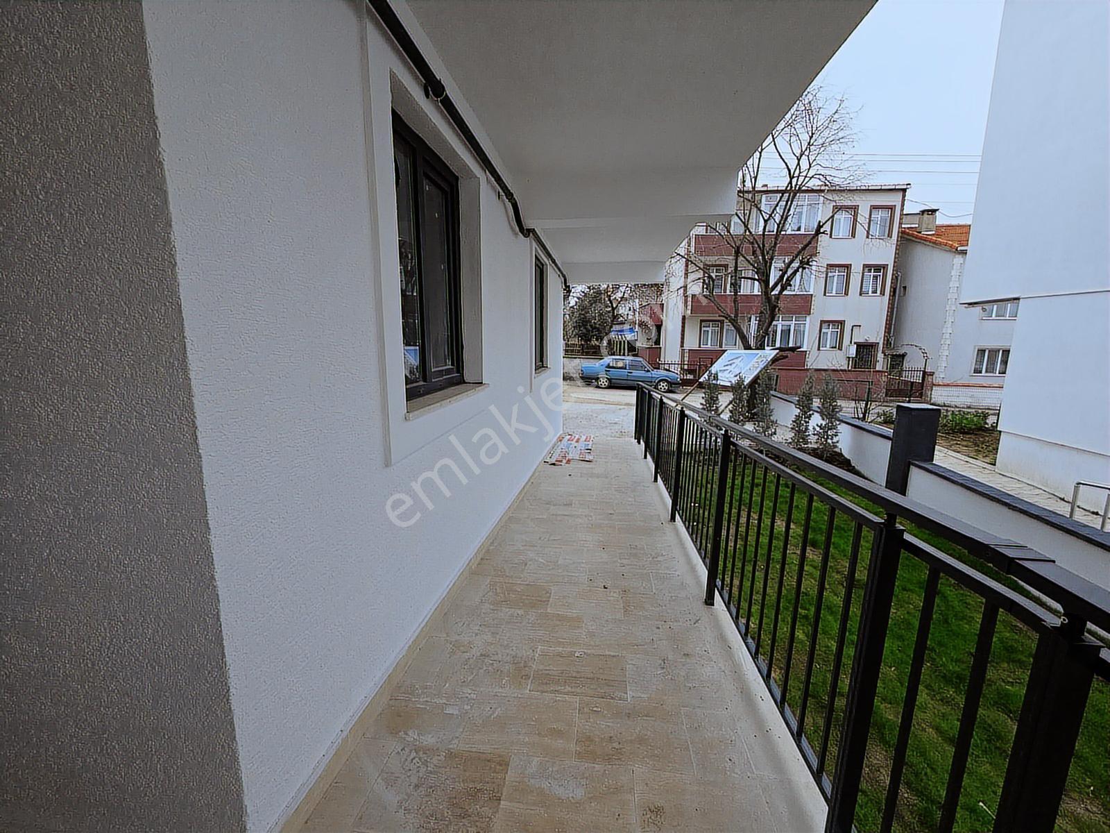 Cumhuriyet Mahallesinde Merkezi Konumda 2+0 Satılık Daire - Görsel 19