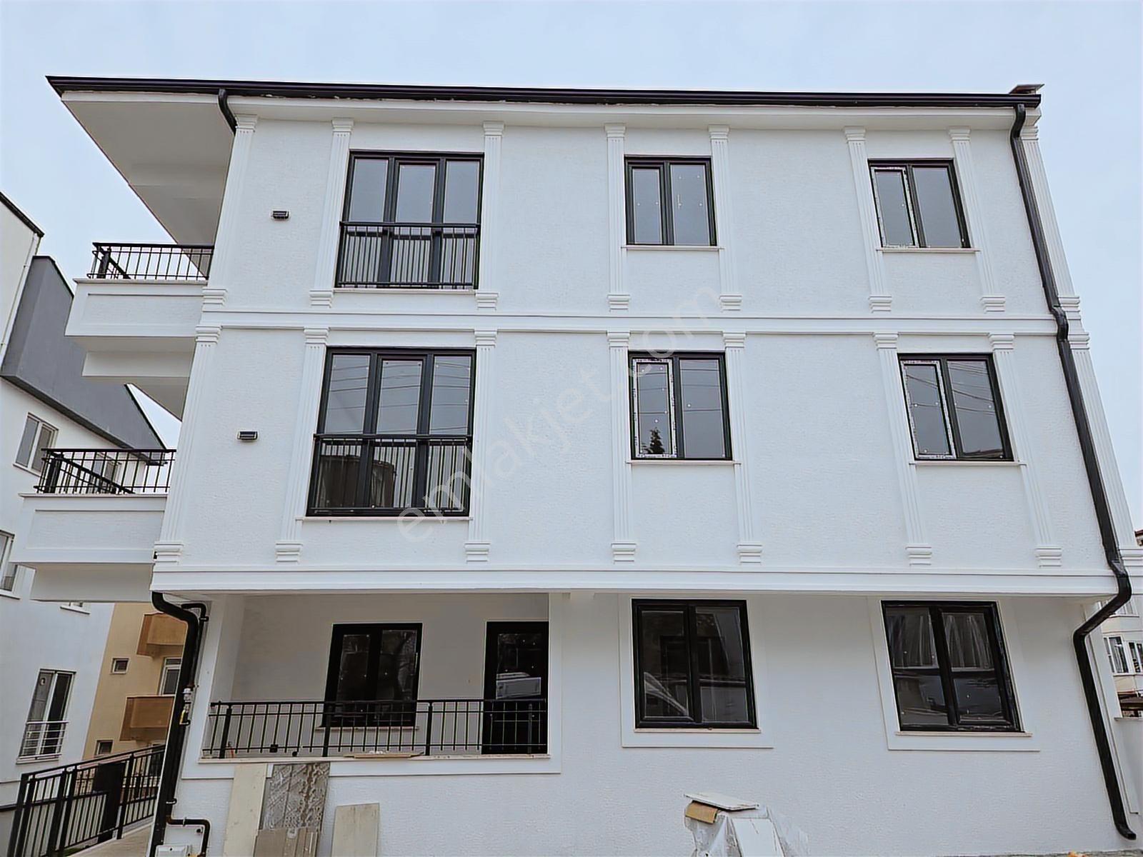 Cumhuriyet Mahallesinde Merkezi Konumda 2+0 Satılık Daire - Görsel 26