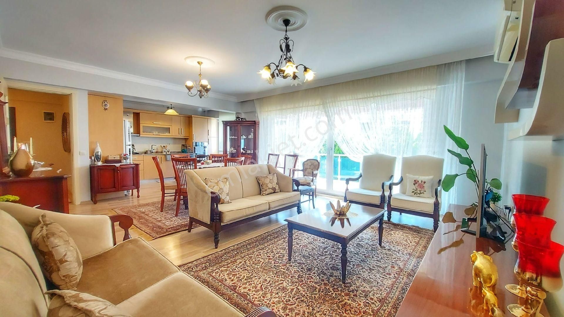 Kuşadası Ege Mahallesinde Satılık Köşe Konum 3 +1 - Görsel 17